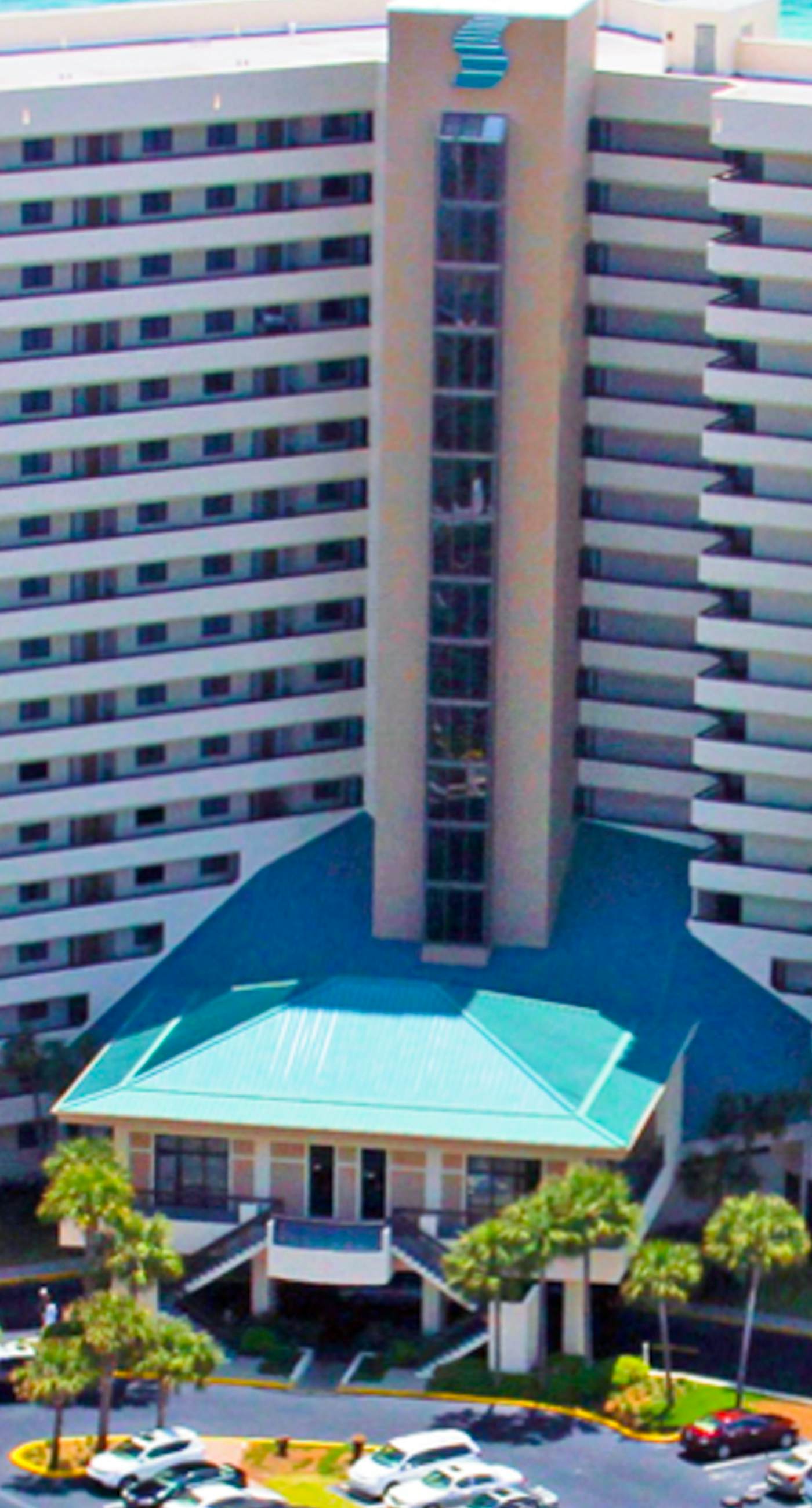 15th Floor Condo with Multiple Shared Pools, Sauna, Splash Pad, and Sauna