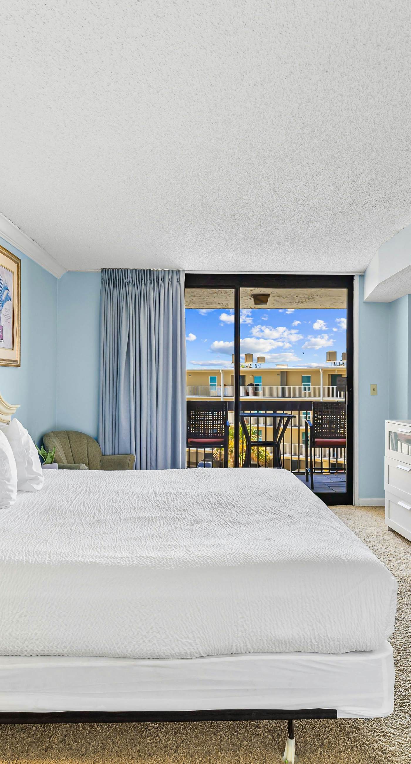 Ocean-view condo at SunDestin with pool, hot tub, sauna, and walkable locale