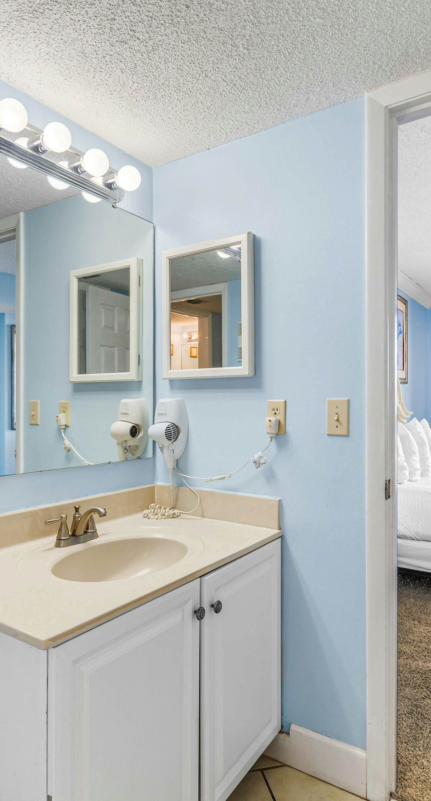 Ocean-view condo at SunDestin with pool, hot tub, sauna, and walkable locale