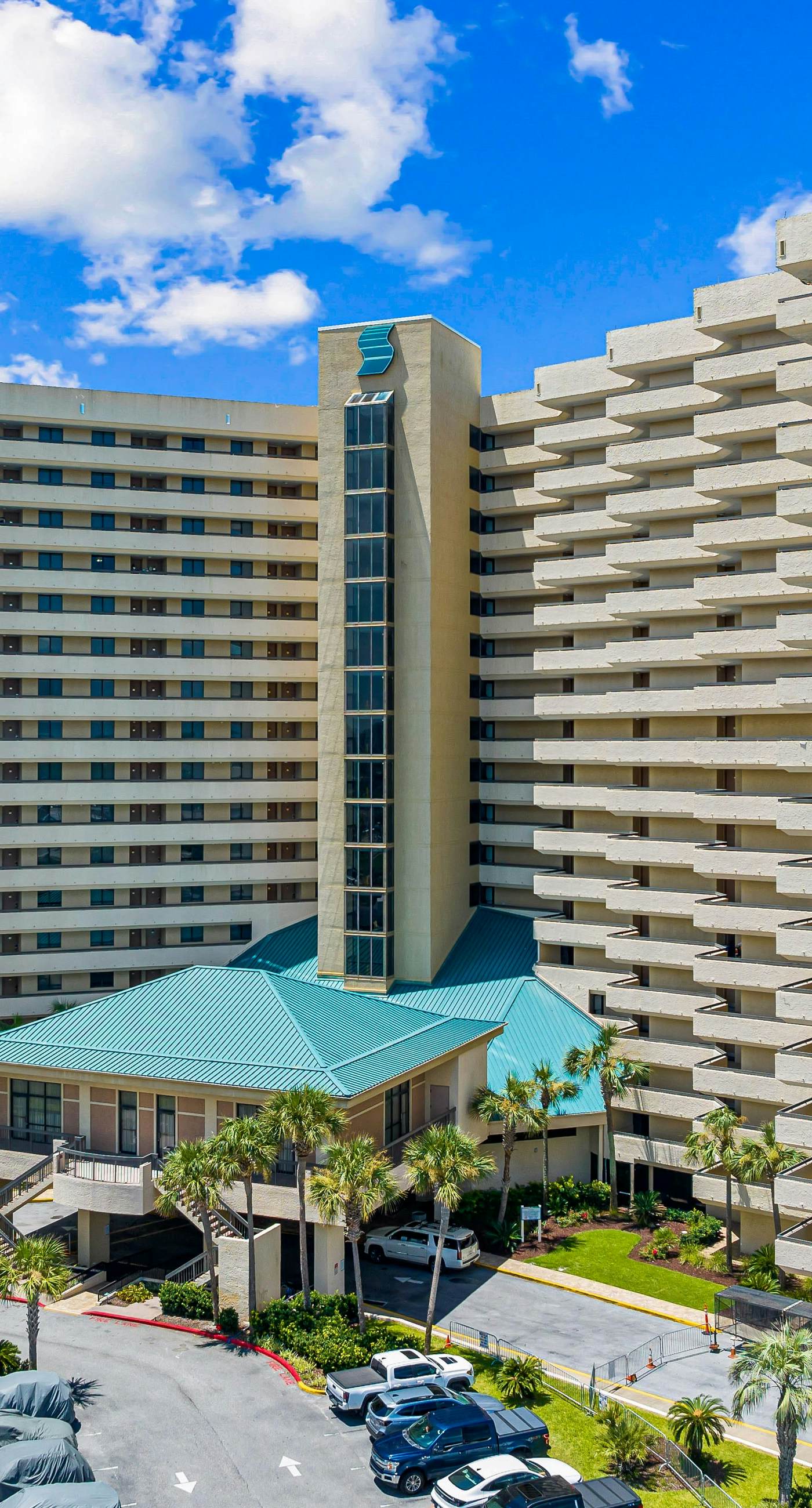 Ocean-view condo at SunDestin with pool, hot tub, sauna, and walkable locale