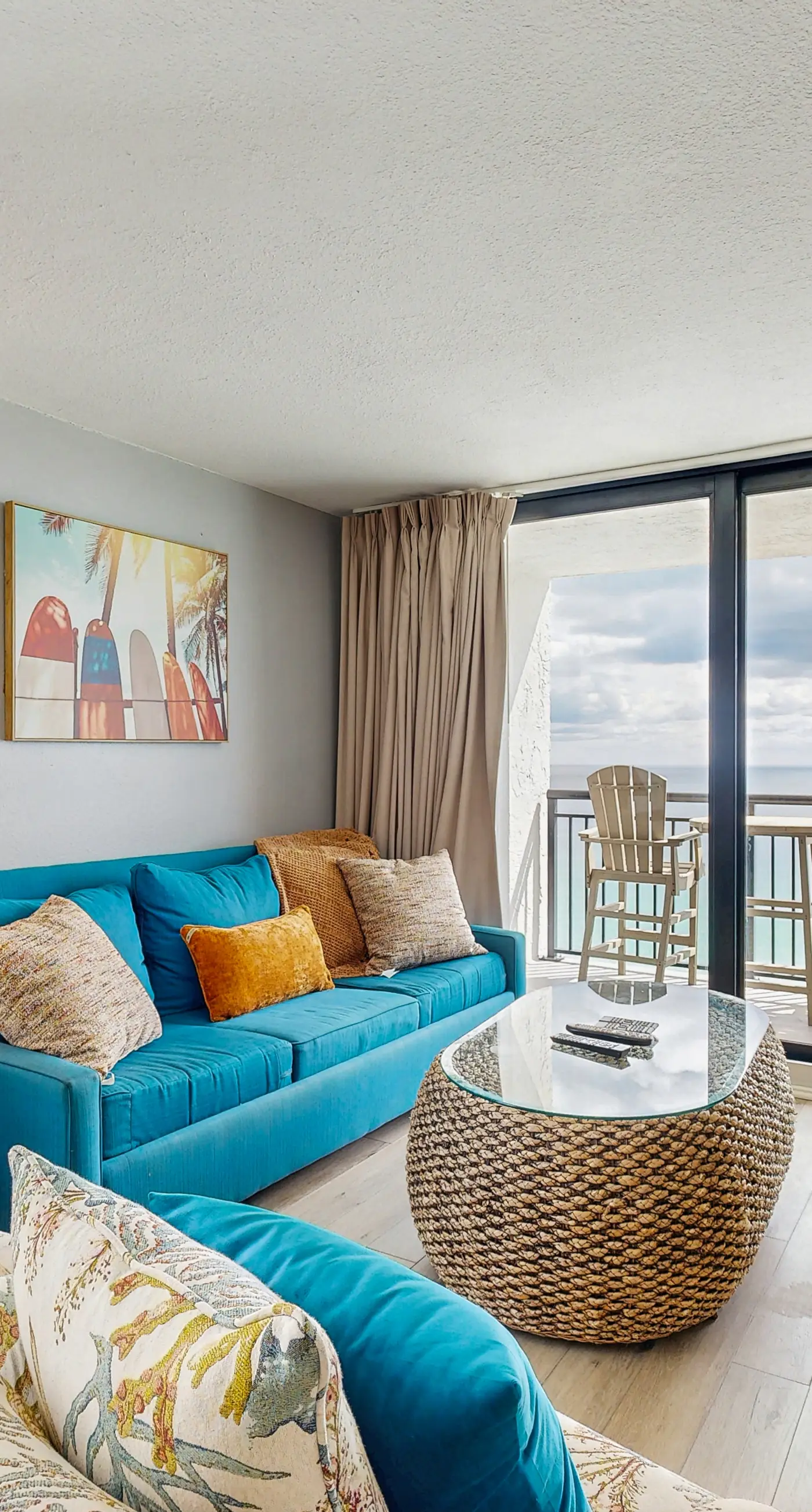 15th Floor Beautiful Condo, Splash pad w/ multiple pools & hot tub