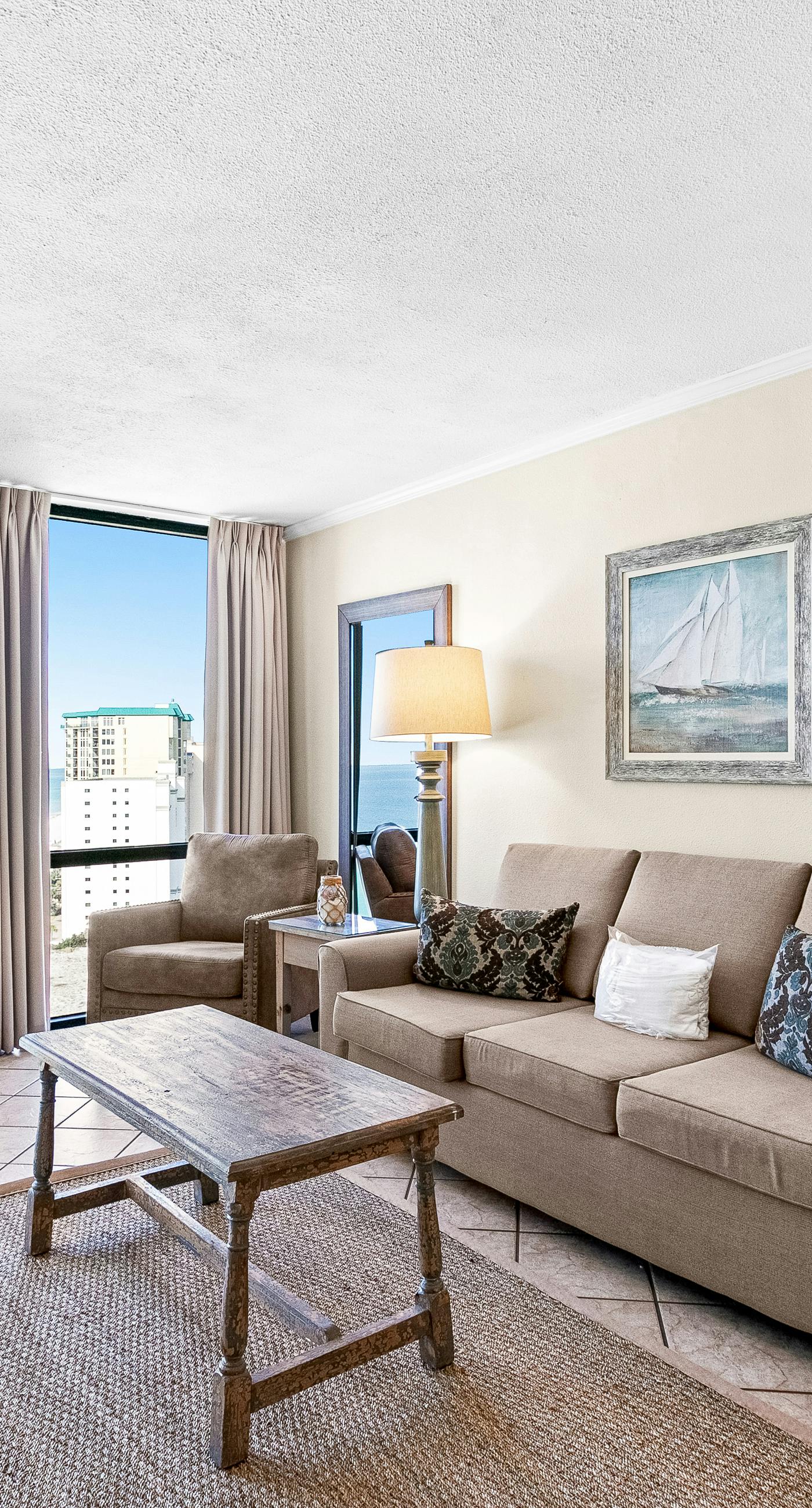 17th-floor Gulf-front condo with indoor/outdoor pools, hot tub & on-site dining