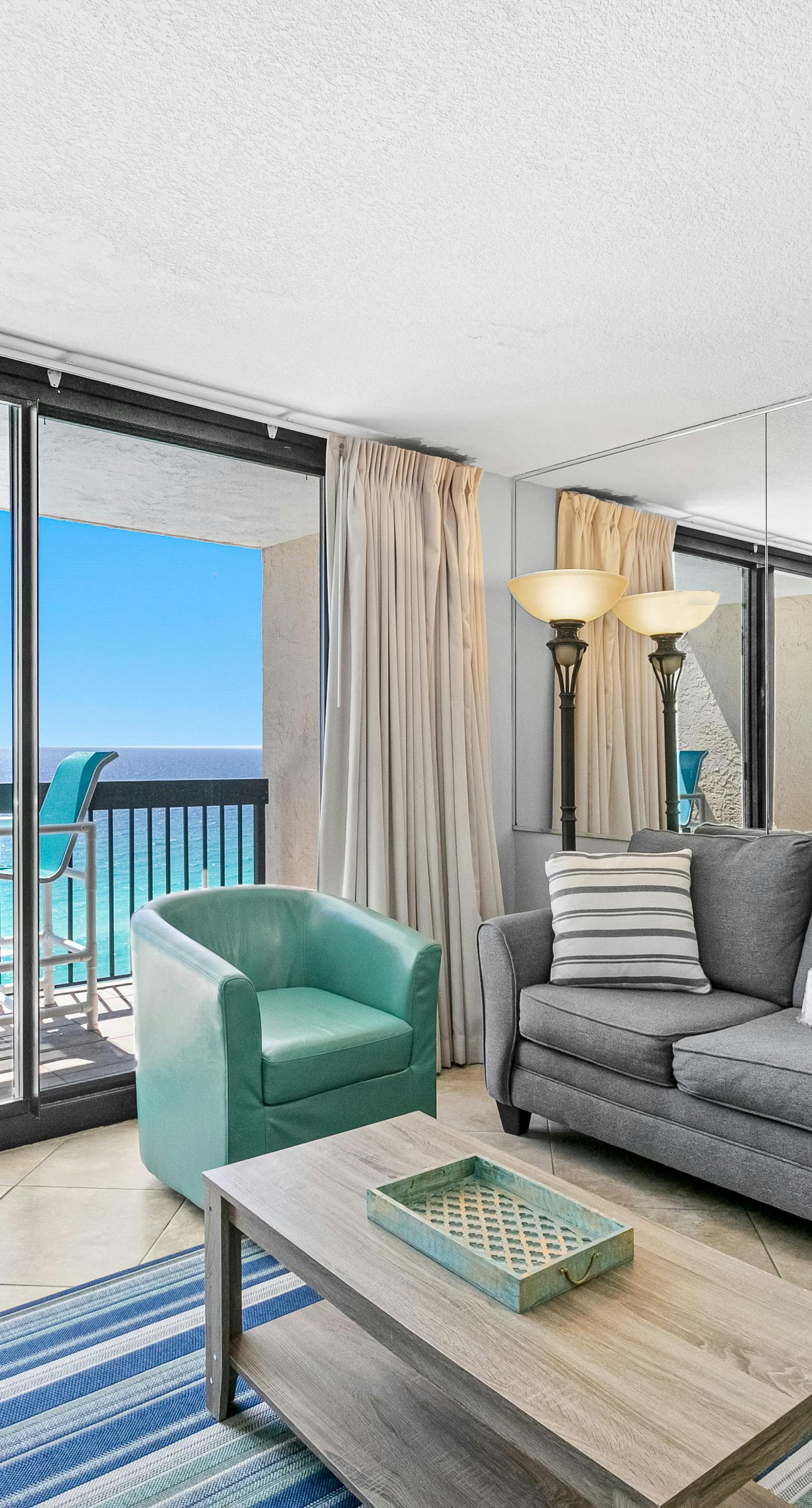 Beach-chic 18th floor condo w/ gulf-front views Indoor & outdoor pool on-site