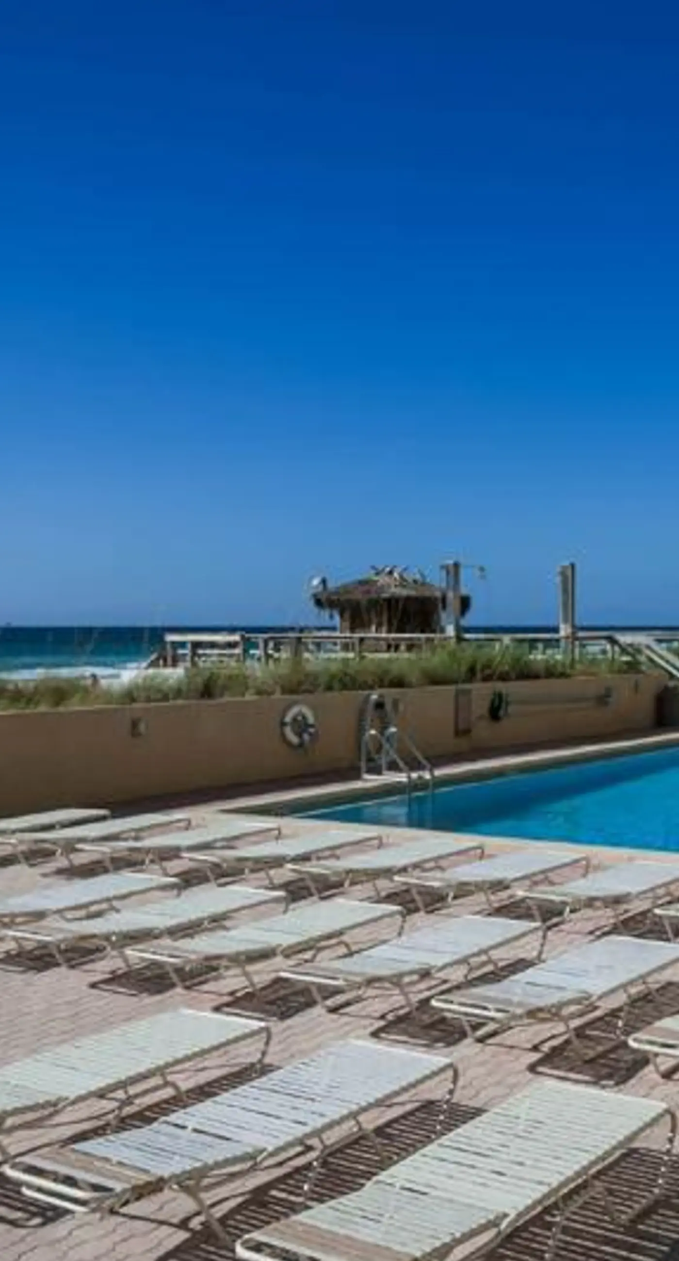 Beach-chic 18th floor condo w gulf-front views Indoor & outdoor pool on-site