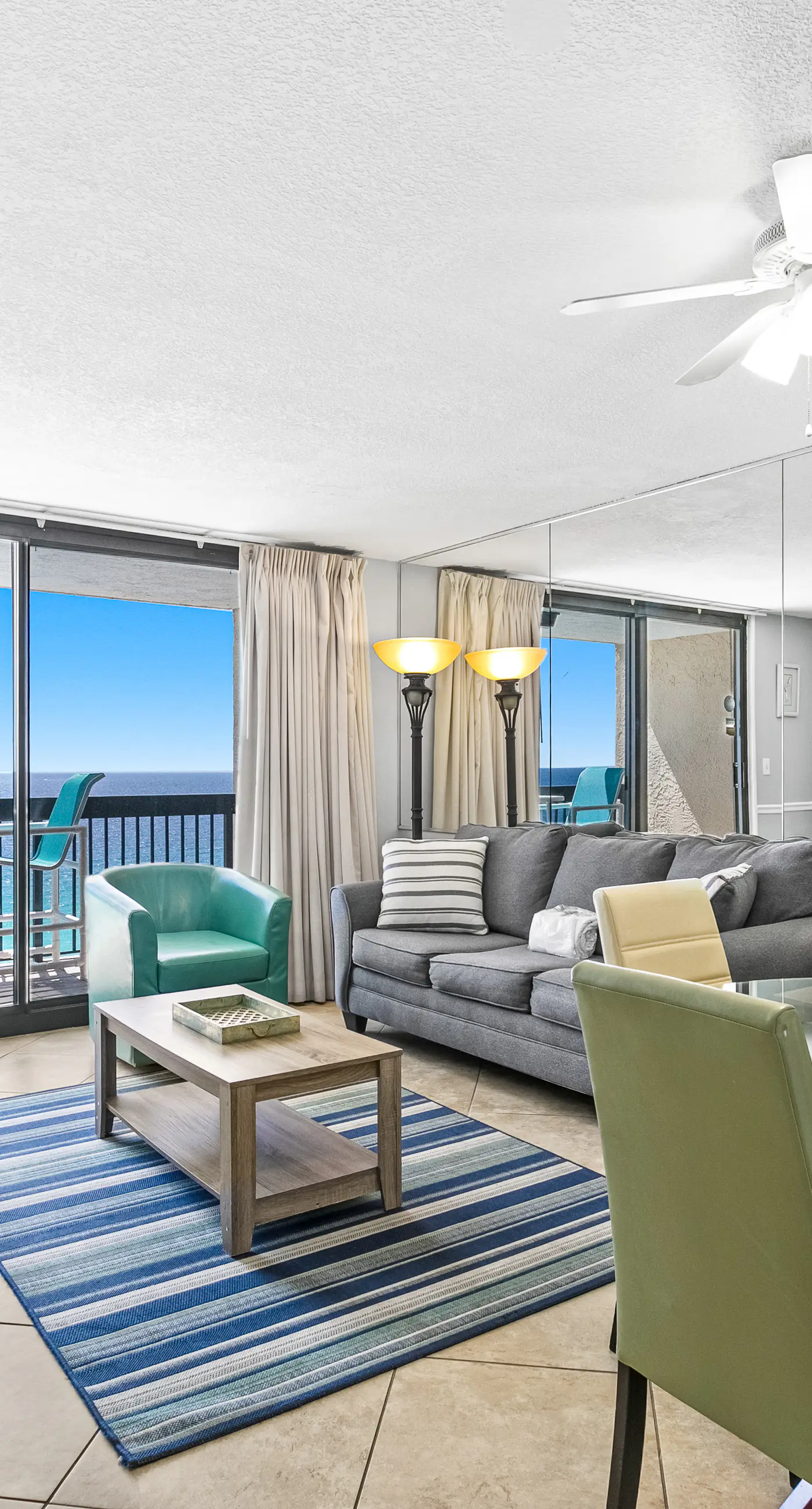 Beach-chic 18th floor condo w gulf-front views Indoor & outdoor pool on-site