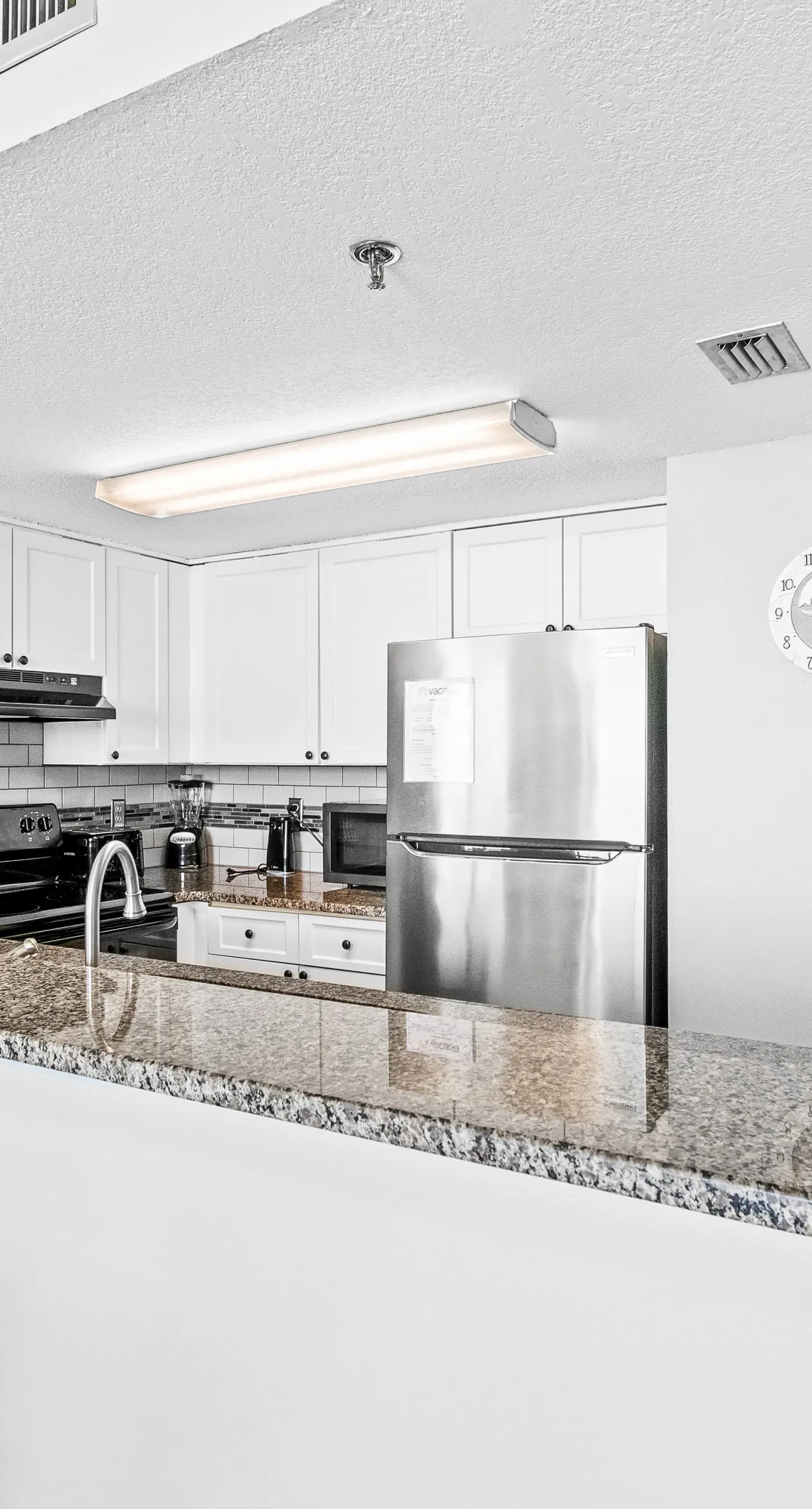 Beach-chic 18th floor condo w gulf-front views Indoor & outdoor pool on-site