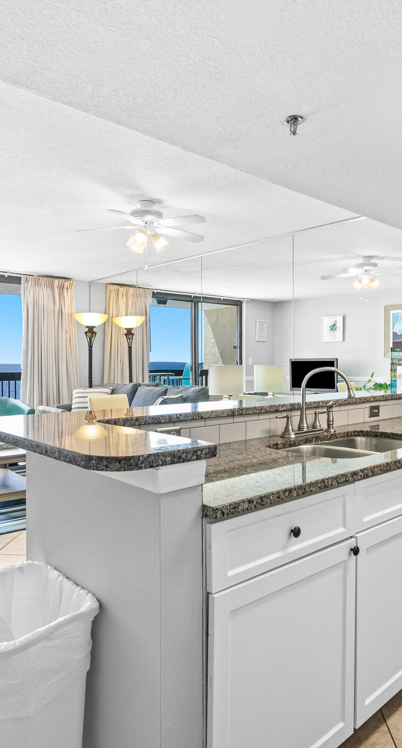 Beach-chic 18th floor condo w gulf-front views Indoor & outdoor pool on-site