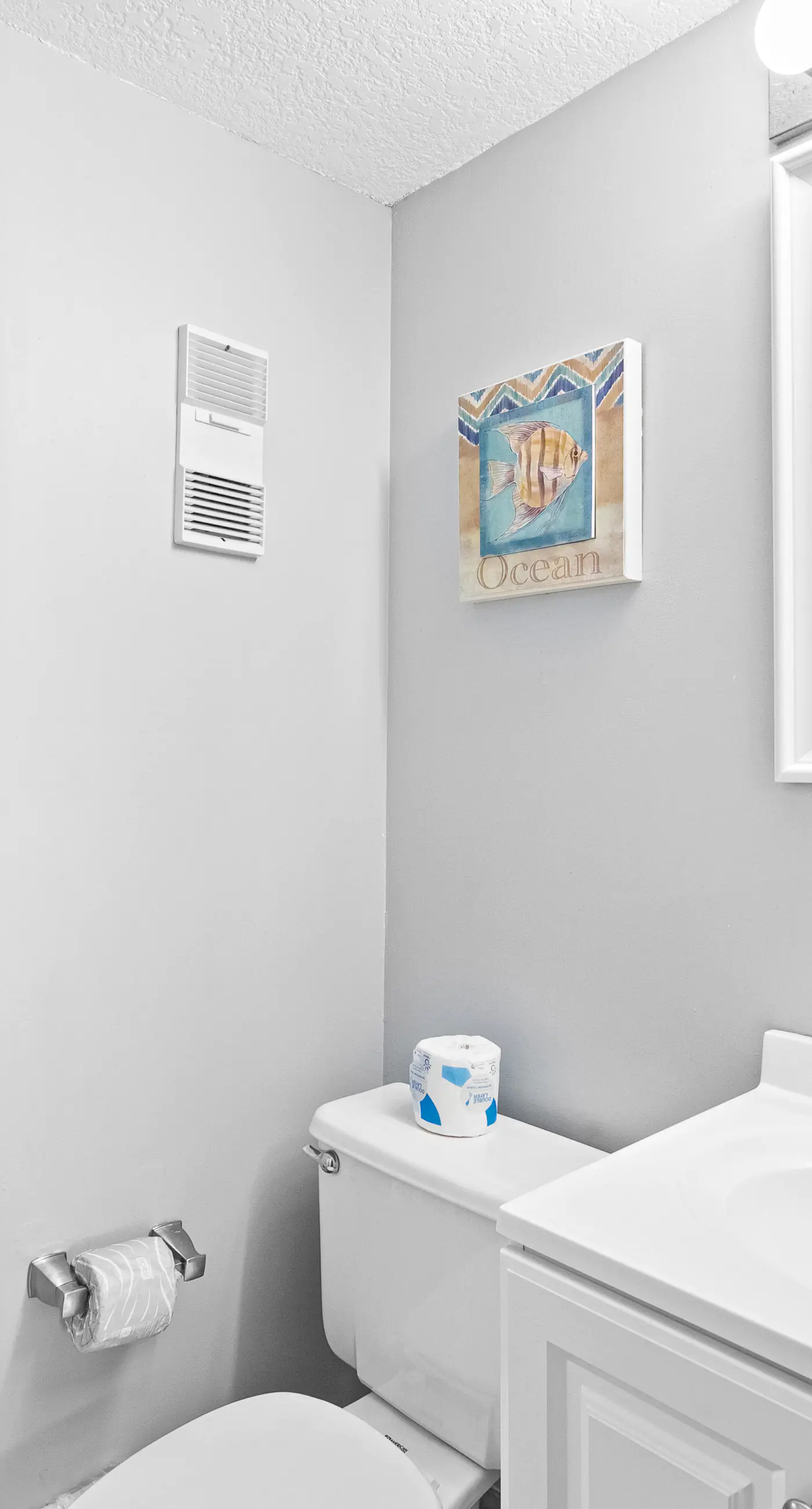 Beach-chic 18th floor condo w gulf-front views Indoor & outdoor pool on-site
