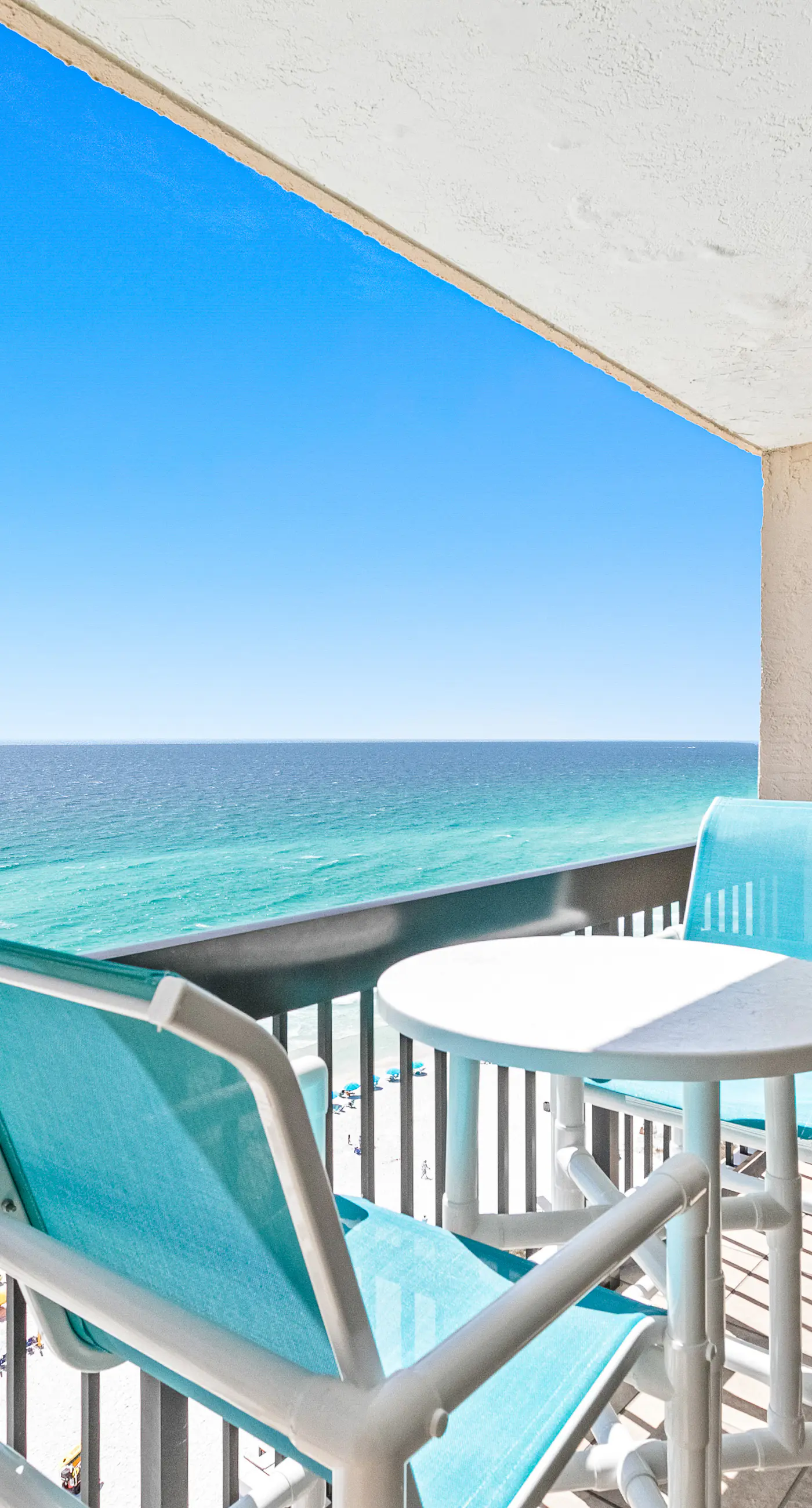 Beach-chic 18th floor condo w gulf-front views Indoor & outdoor pool on-site
