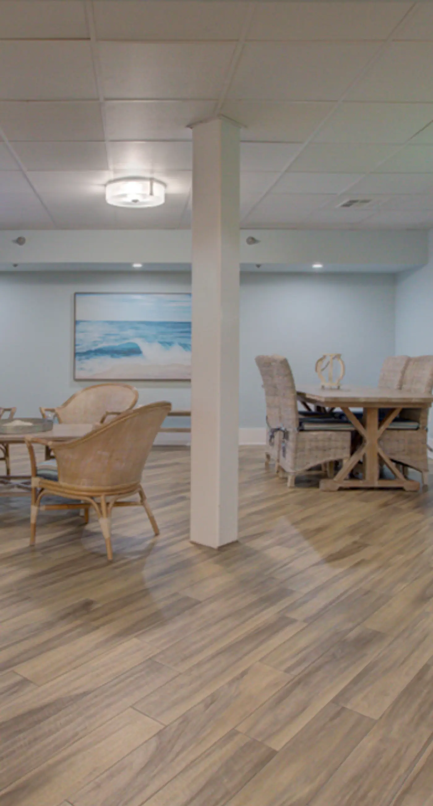 Beach-chic 18th floor condo w gulf-front views Indoor & outdoor pool on-site