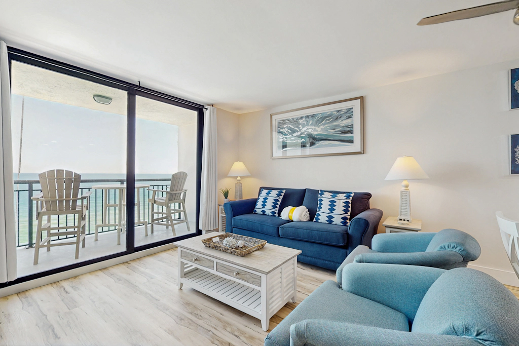 Spacious oceanfront condo with pool on-site, ocean view, WiFi & central AC