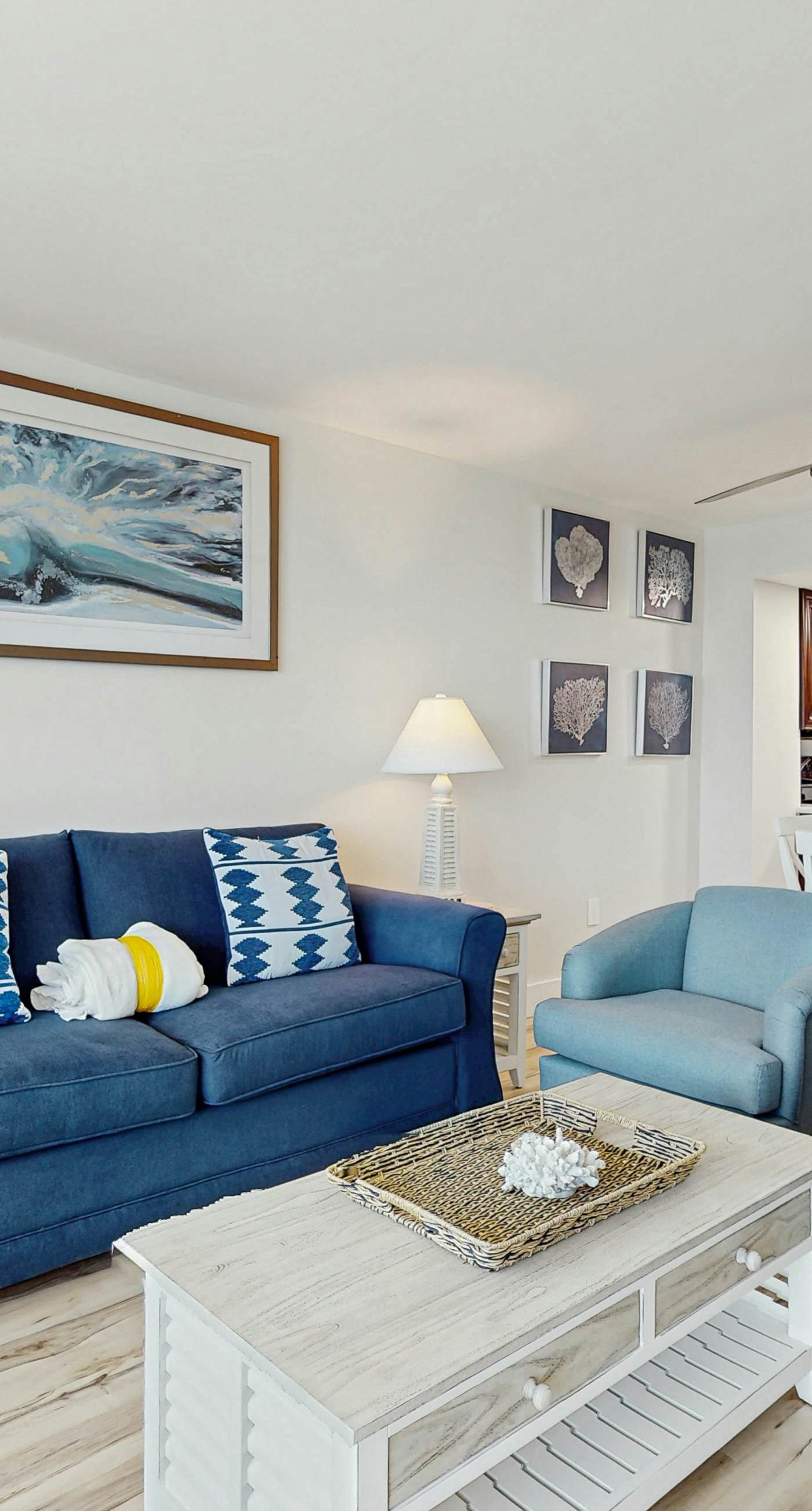 Spacious oceanfront condo with pool on-site, ocean view, WiFi & central AC