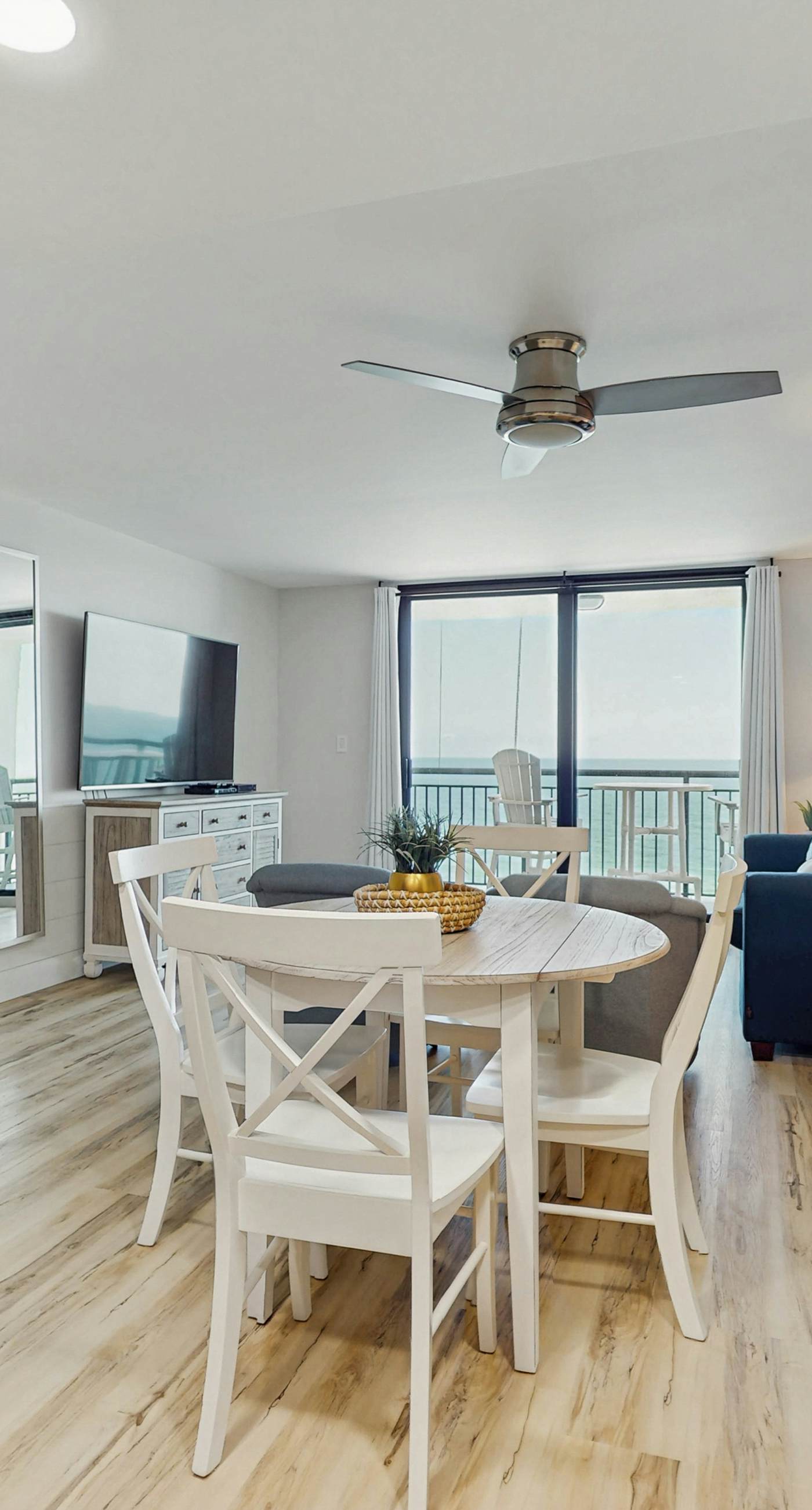 Spacious oceanfront condo with pool on-site, ocean view, WiFi & central AC