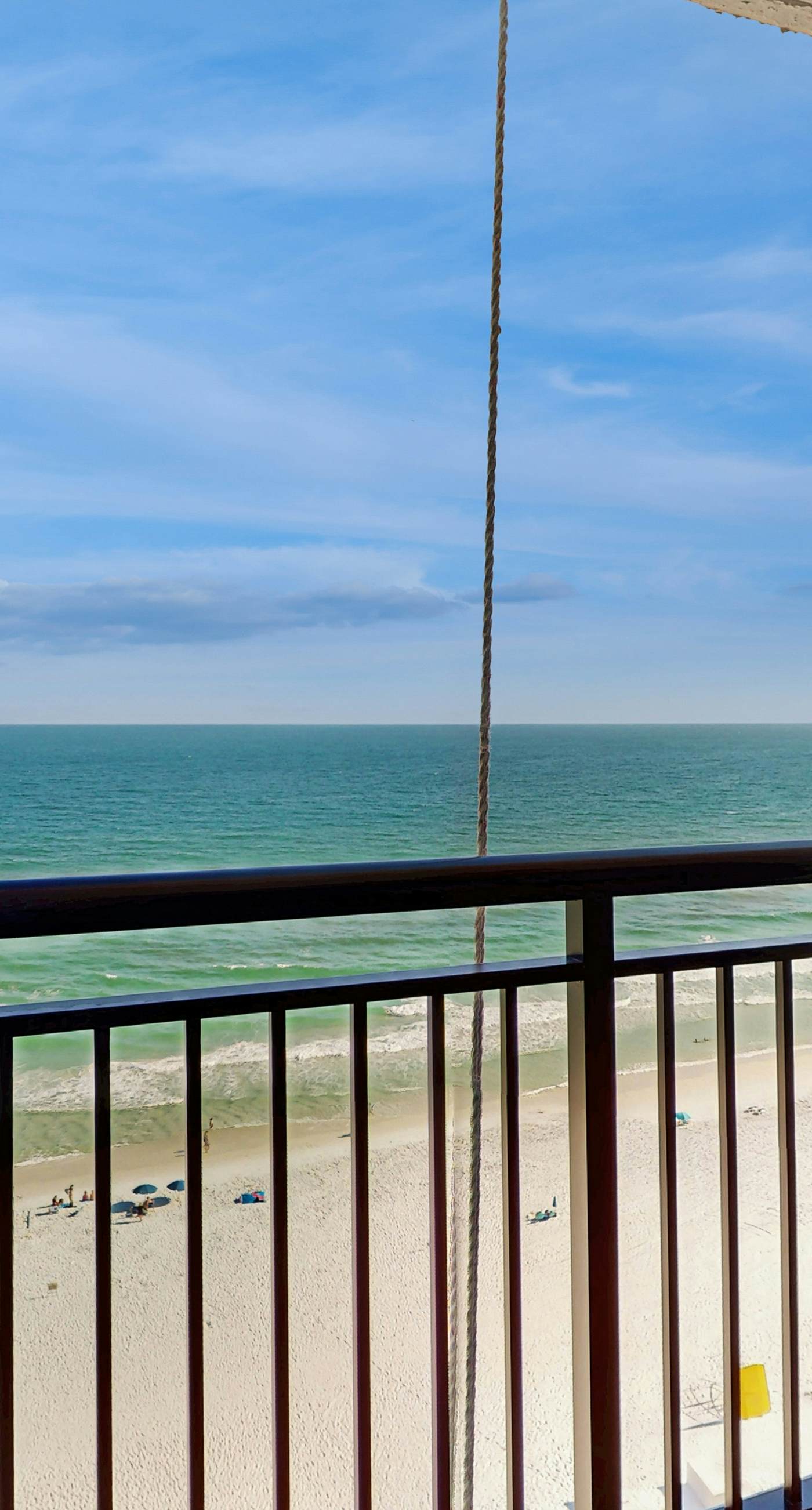 Spacious oceanfront condo with pool on-site, ocean view, WiFi & central AC