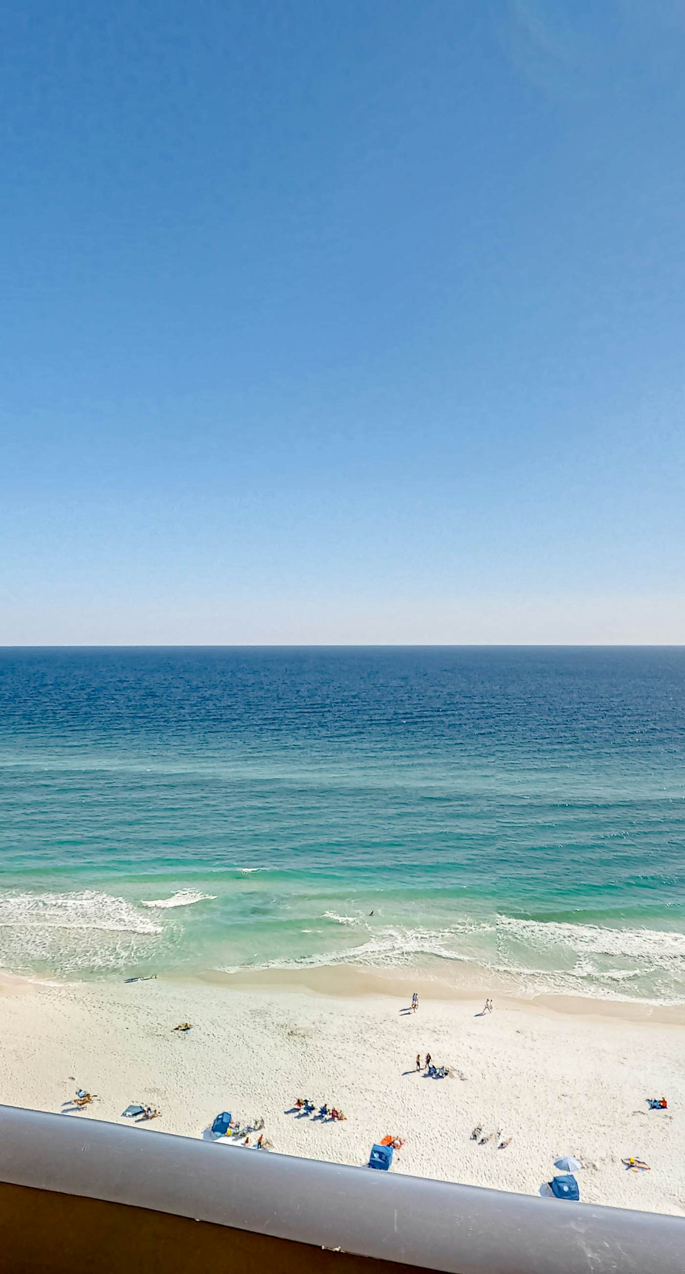 Spacious oceanfront condo with pool on-site, ocean view, WiFi & central AC