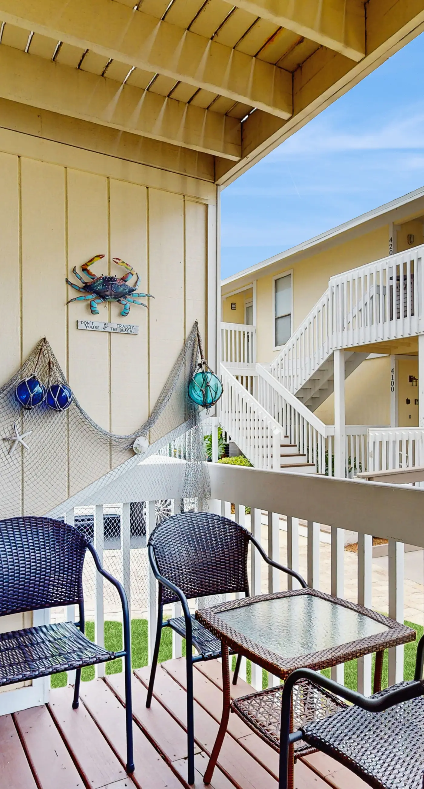 Central condo with five Pools, three hot tubs, beach access, & free golf access