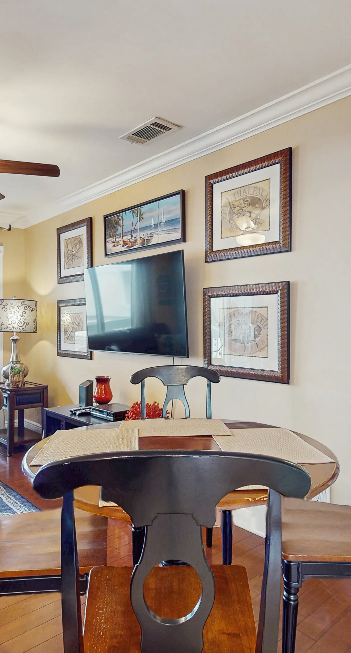 Central condo with five Pools, three hot tubs, beach access, & free golf access