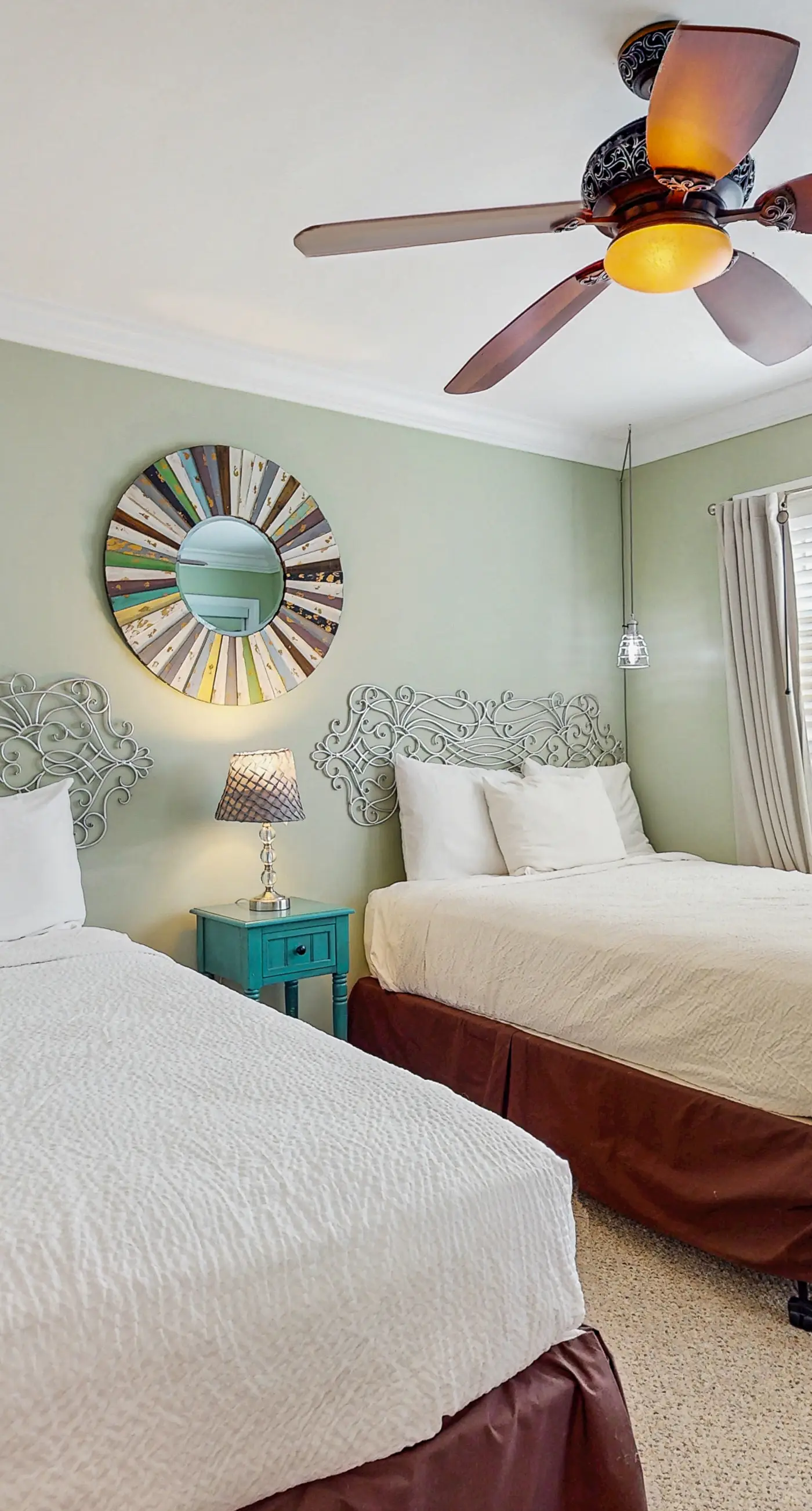 Central condo with five Pools, three hot tubs, beach access, & free golf access