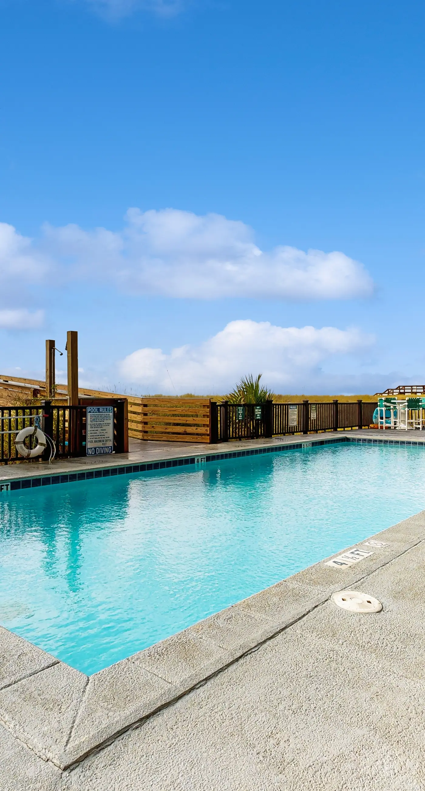 Beachfront condo, shared pool, large balcony and beach access