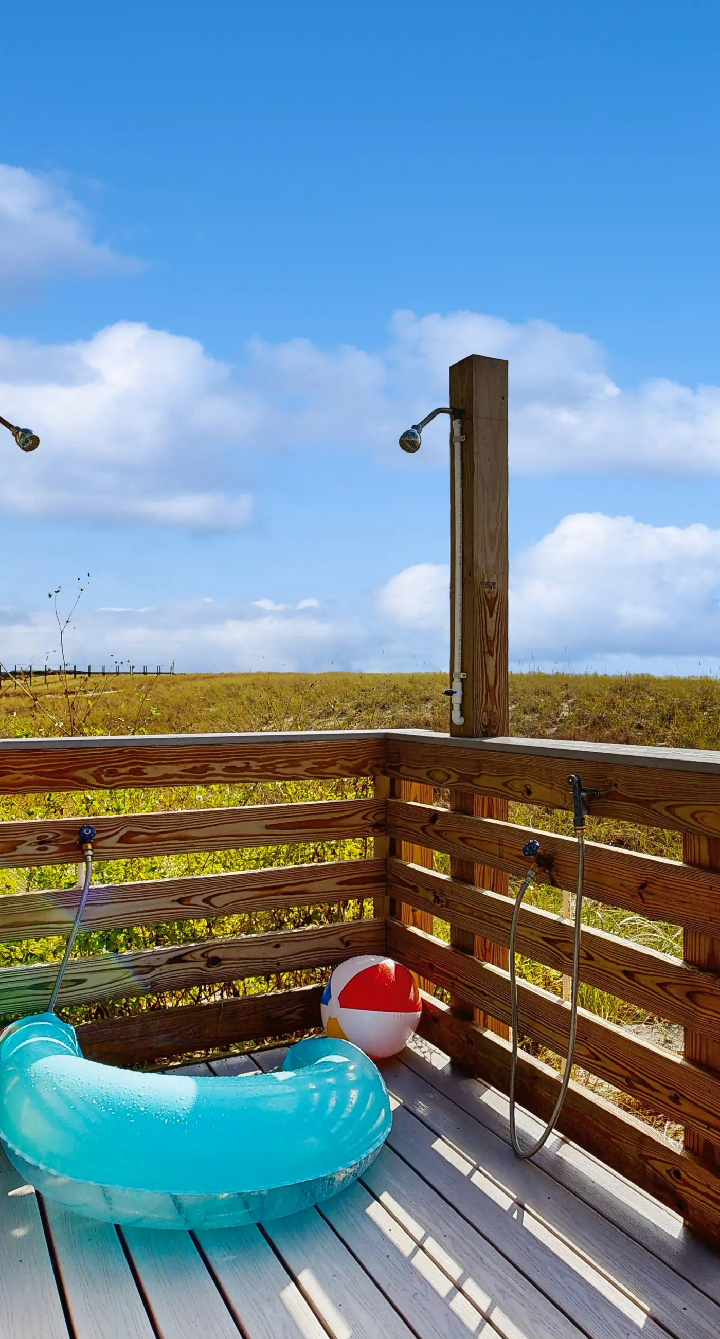 Beachfront condo, shared pool, large balcony and beach access