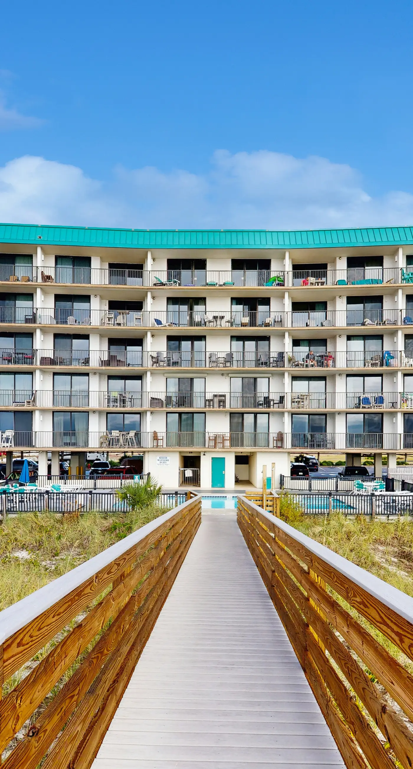 Beachfront condo, shared pool, large balcony and beach access