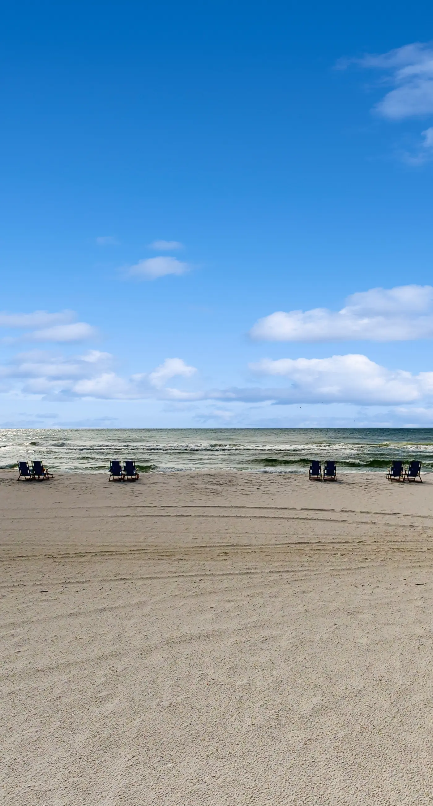 Beachfront condo, shared pool, large balcony and beach access