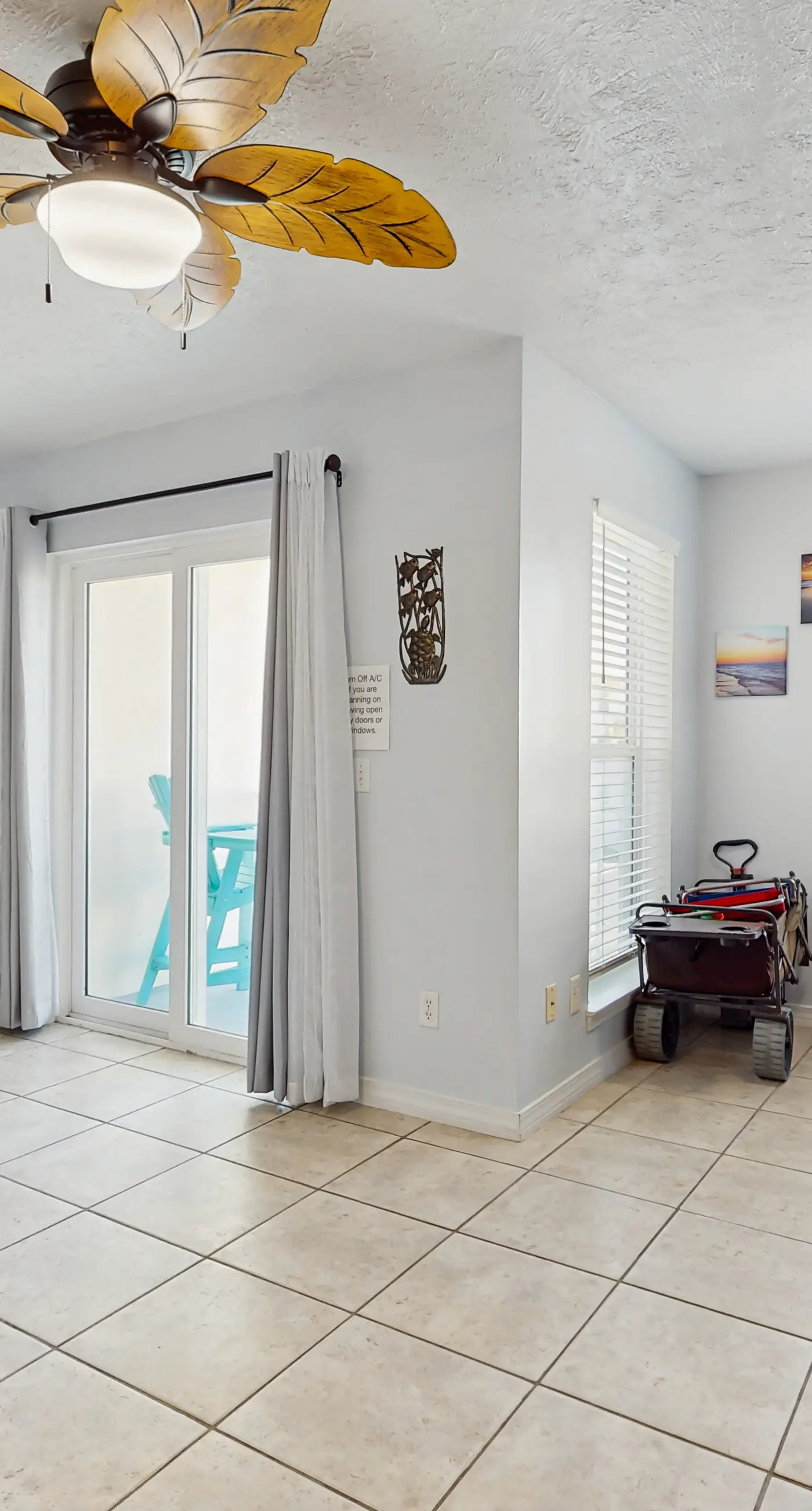 Cozy coastal condo with shared pool and easy beach access