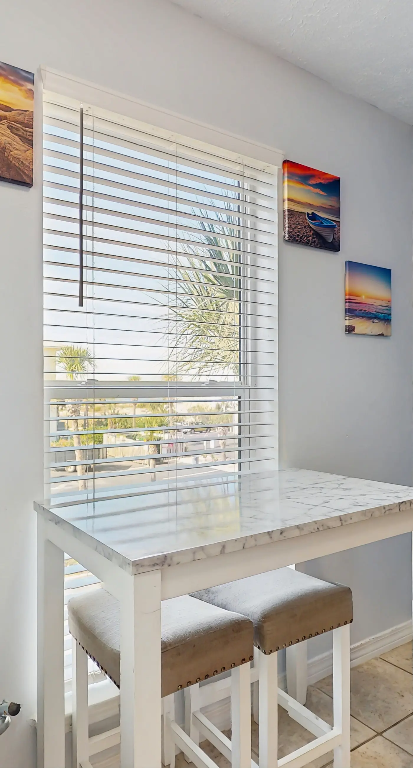 Cozy coastal condo with shared pool and easy beach access