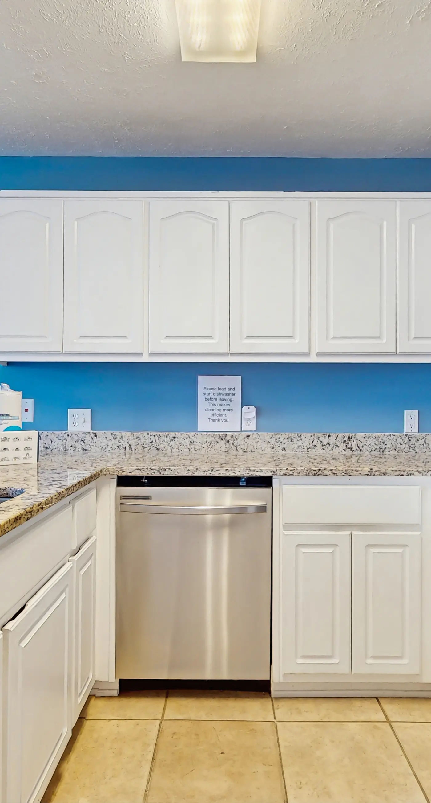 Cozy coastal condo with shared pool and easy beach access