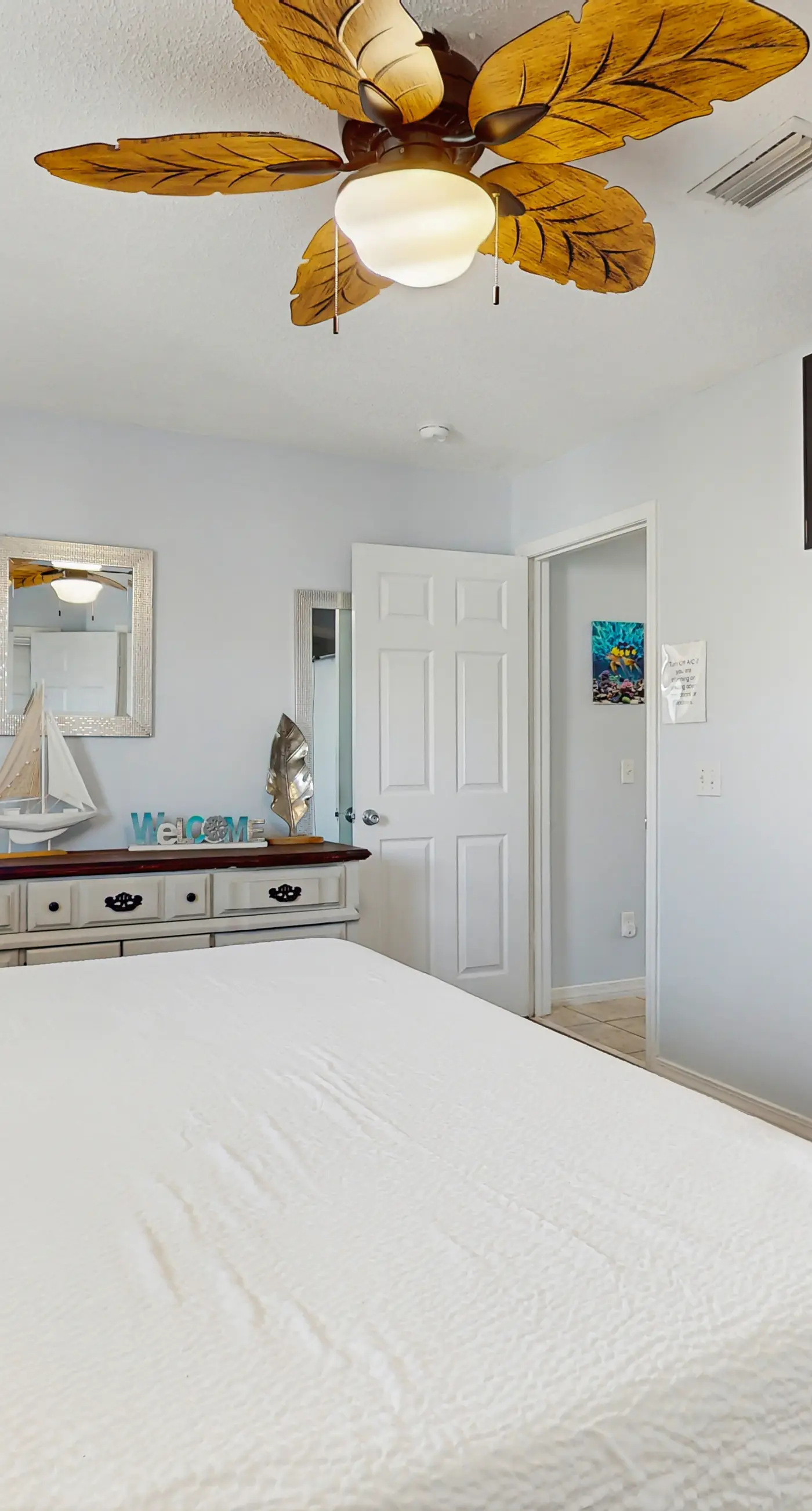 Cozy coastal condo with shared pool and easy beach access