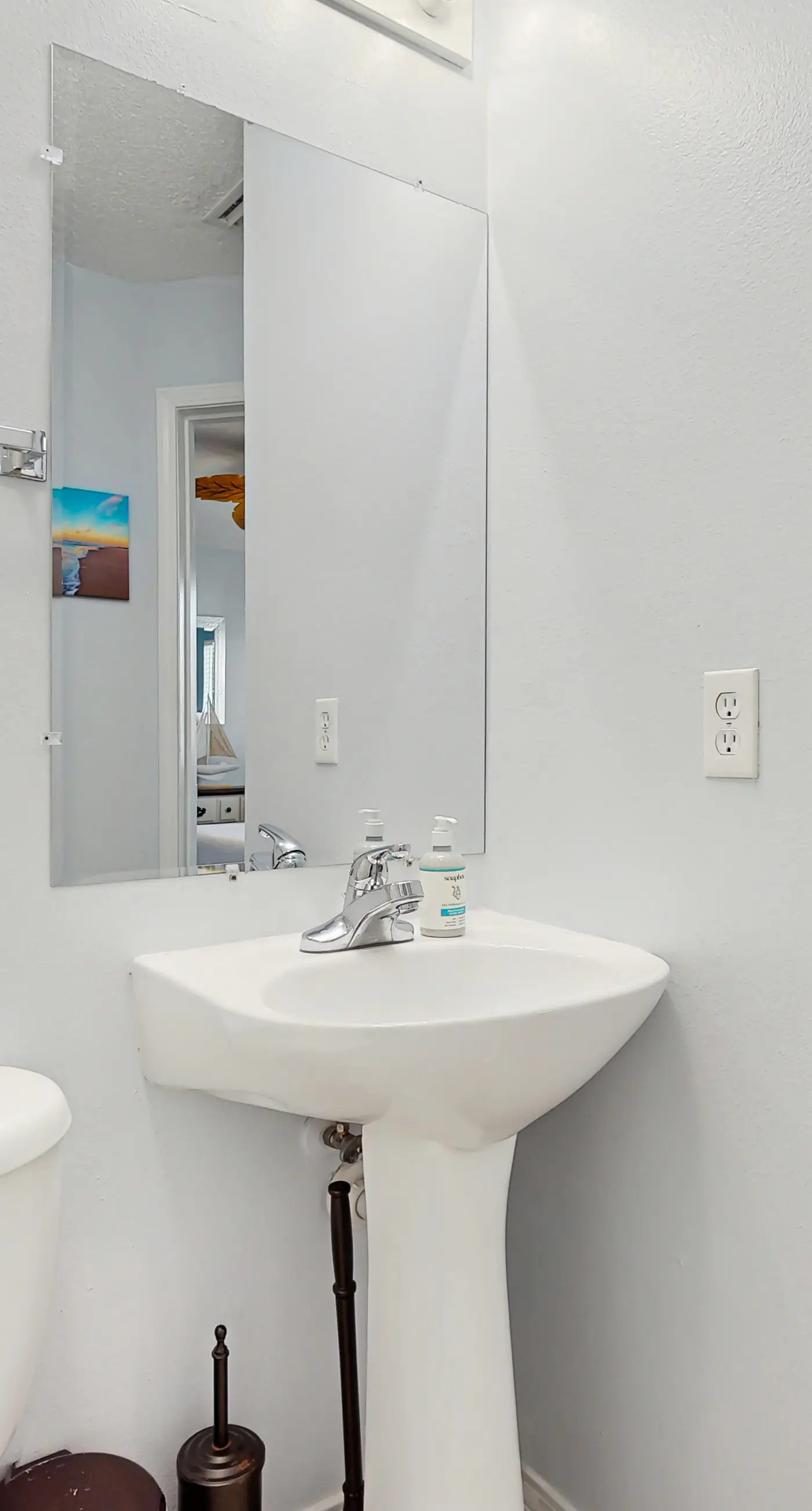 Cozy coastal condo with shared pool and easy beach access