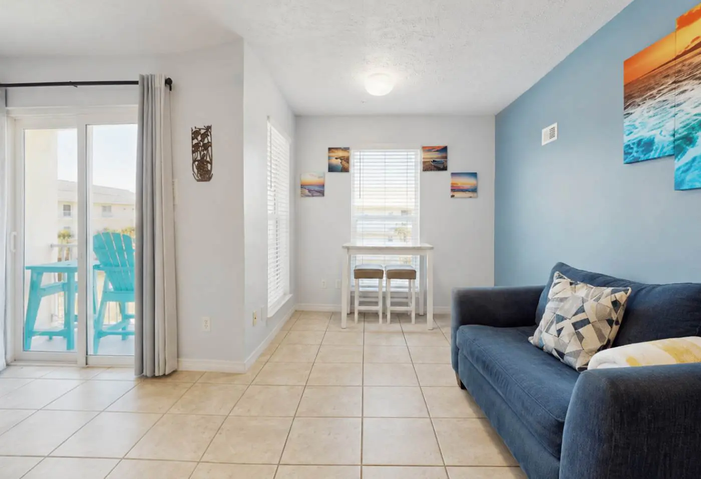 Cozy coastal condo with shared pool and easy beach access