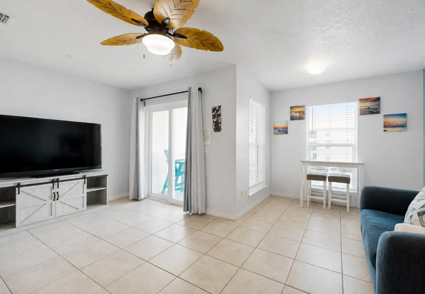 Cozy coastal condo with shared pool and easy beach access
