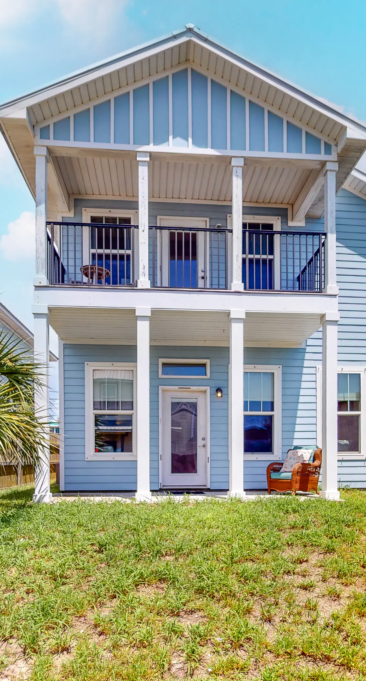 Dog-friendly beach house with balcony, fenced yard, & AC - walk to beach