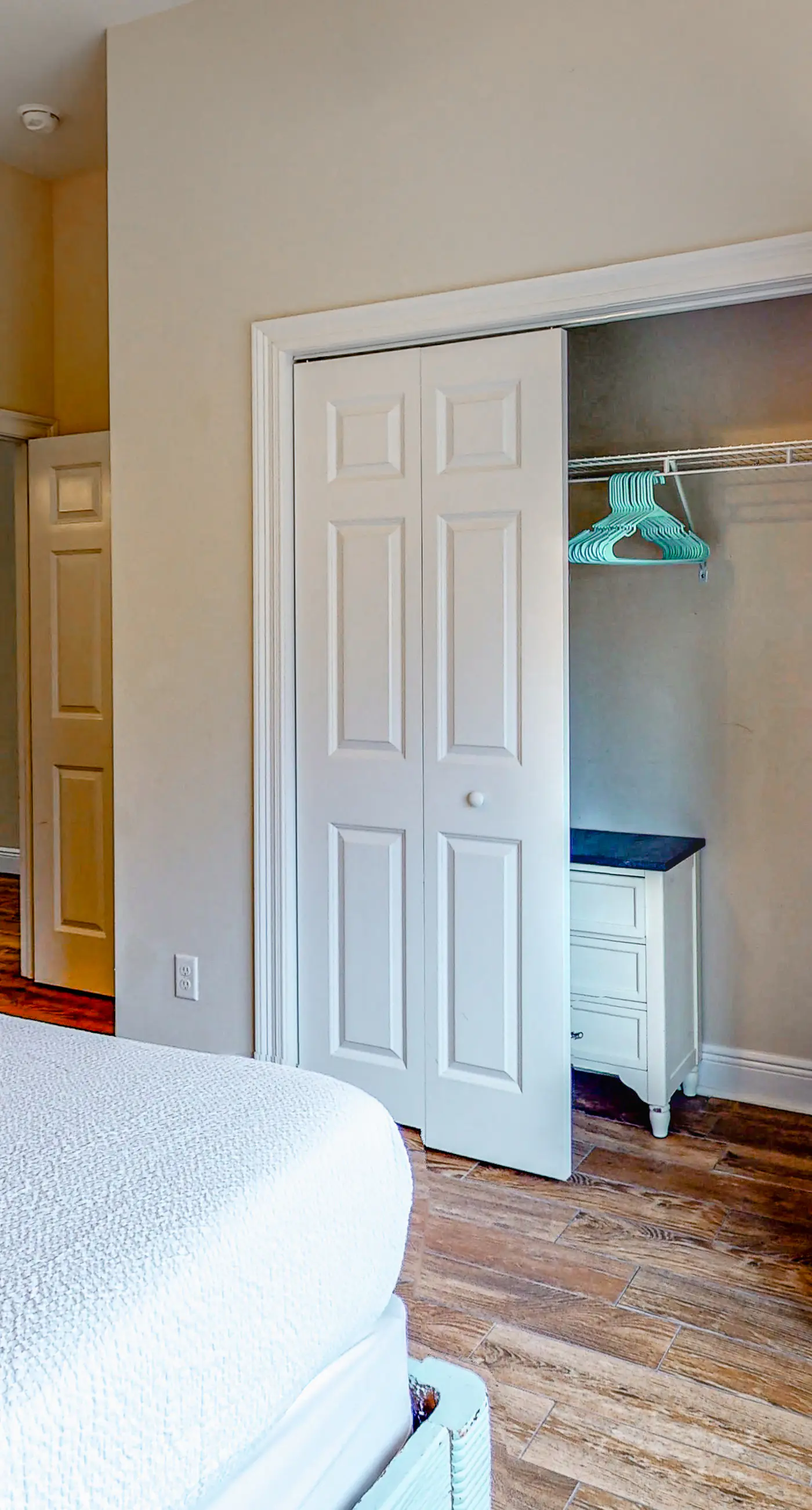 Dog-friendly beach house with balcony, fenced yard, & AC - walk to beach