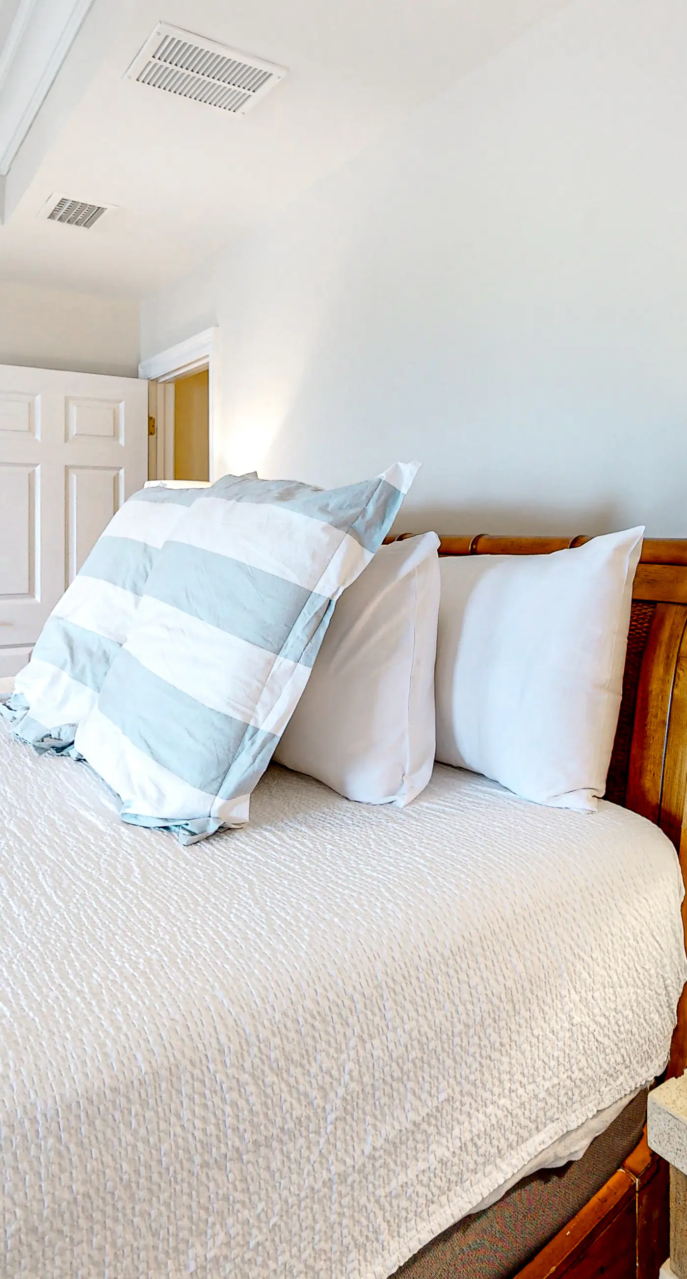Dog-friendly beach house with balcony, fenced yard, & AC - walk to beach