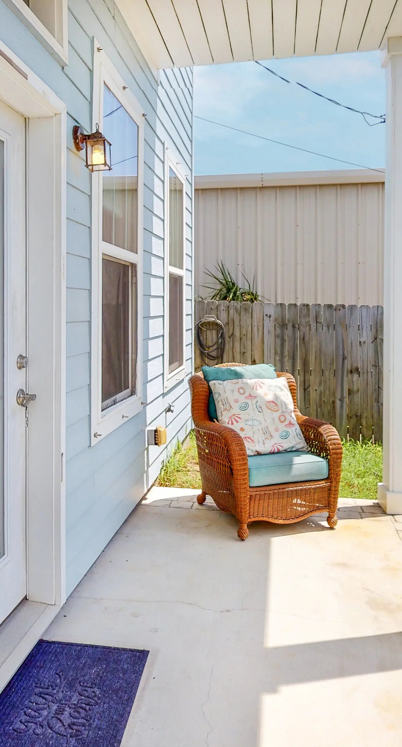 Dog-friendly beach house with balcony, fenced yard, & AC - walk to beach