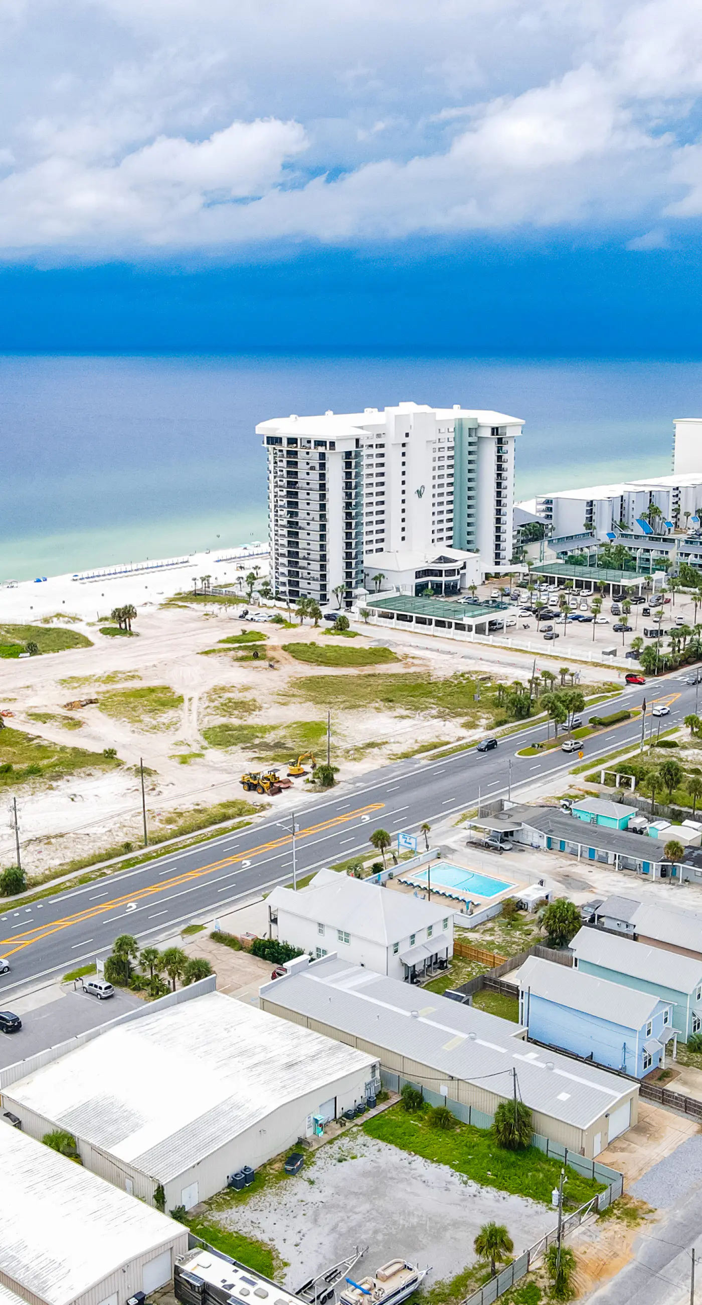 Dog-friendly beach house with balcony, fenced yard, & AC - walk to beach