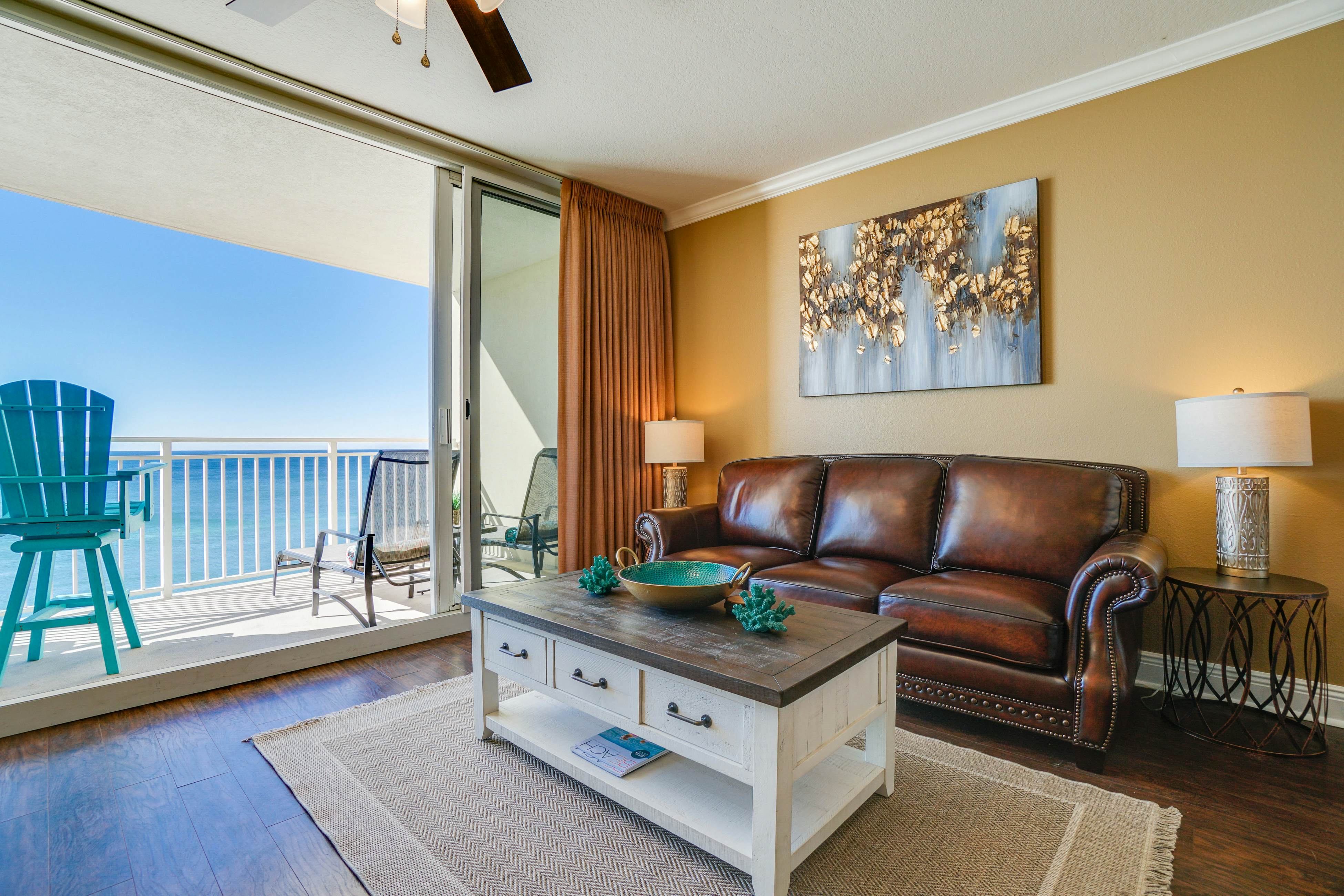 12th-floor oceanfront home, pool, hot tub, on-site cafe, & free beach service