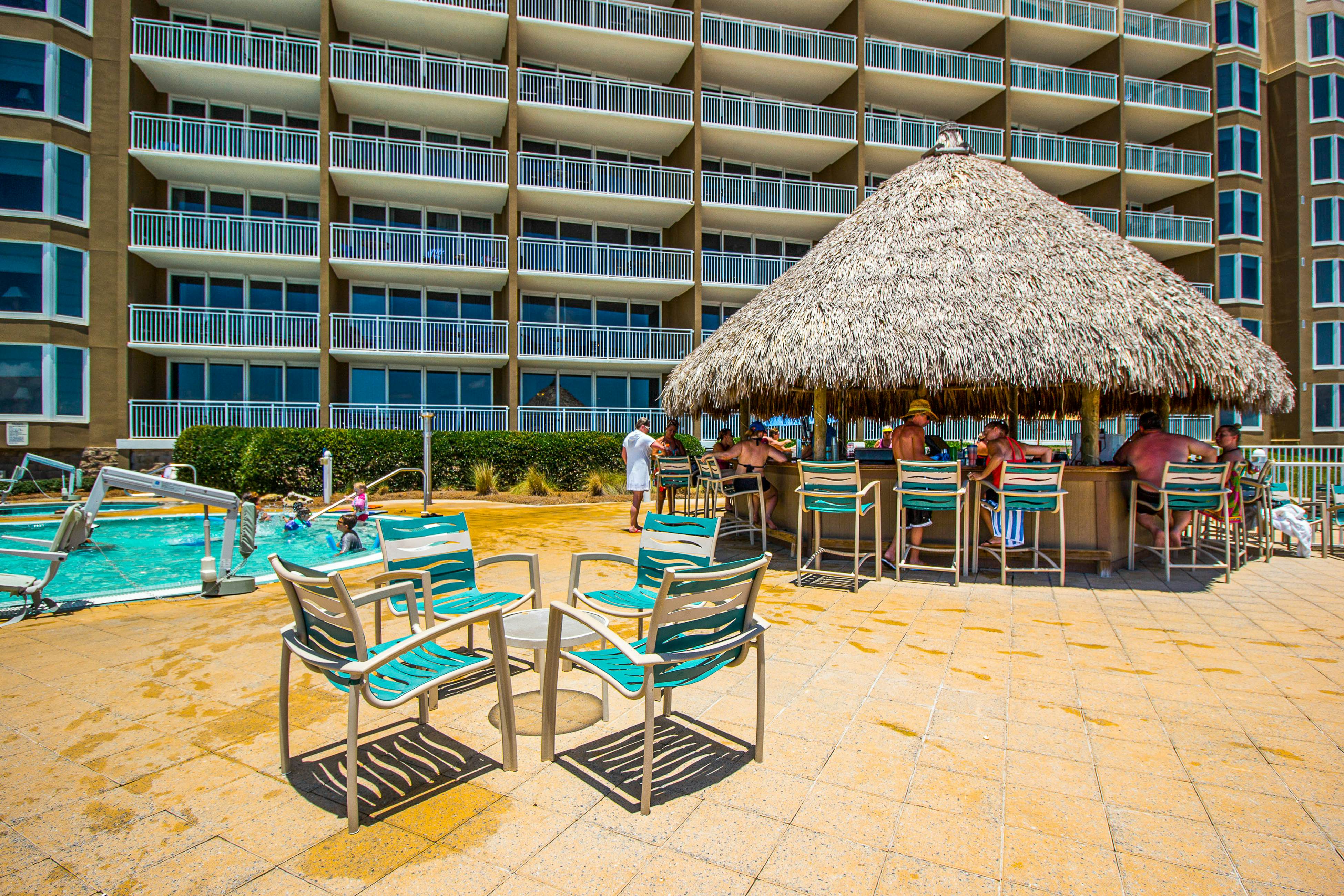 12th-floor oceanfront home, pool, hot tub, on-site cafe, & free beach service