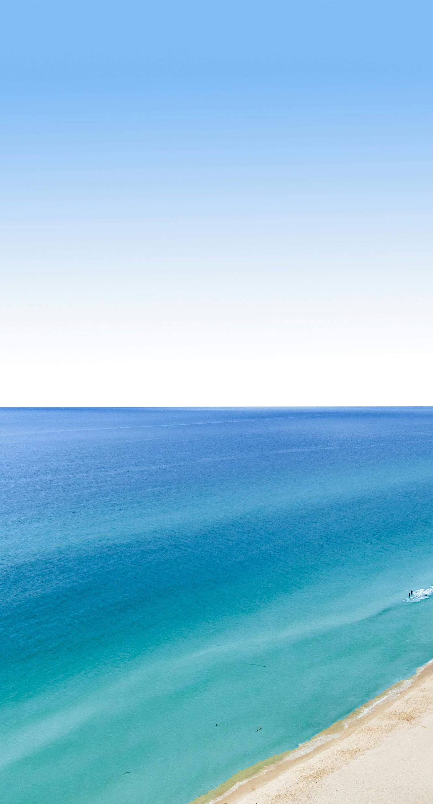 Waterfront w/ Views, Pools, Hot Tub, Gym - Walk to Beach, Snowbirds Welcome