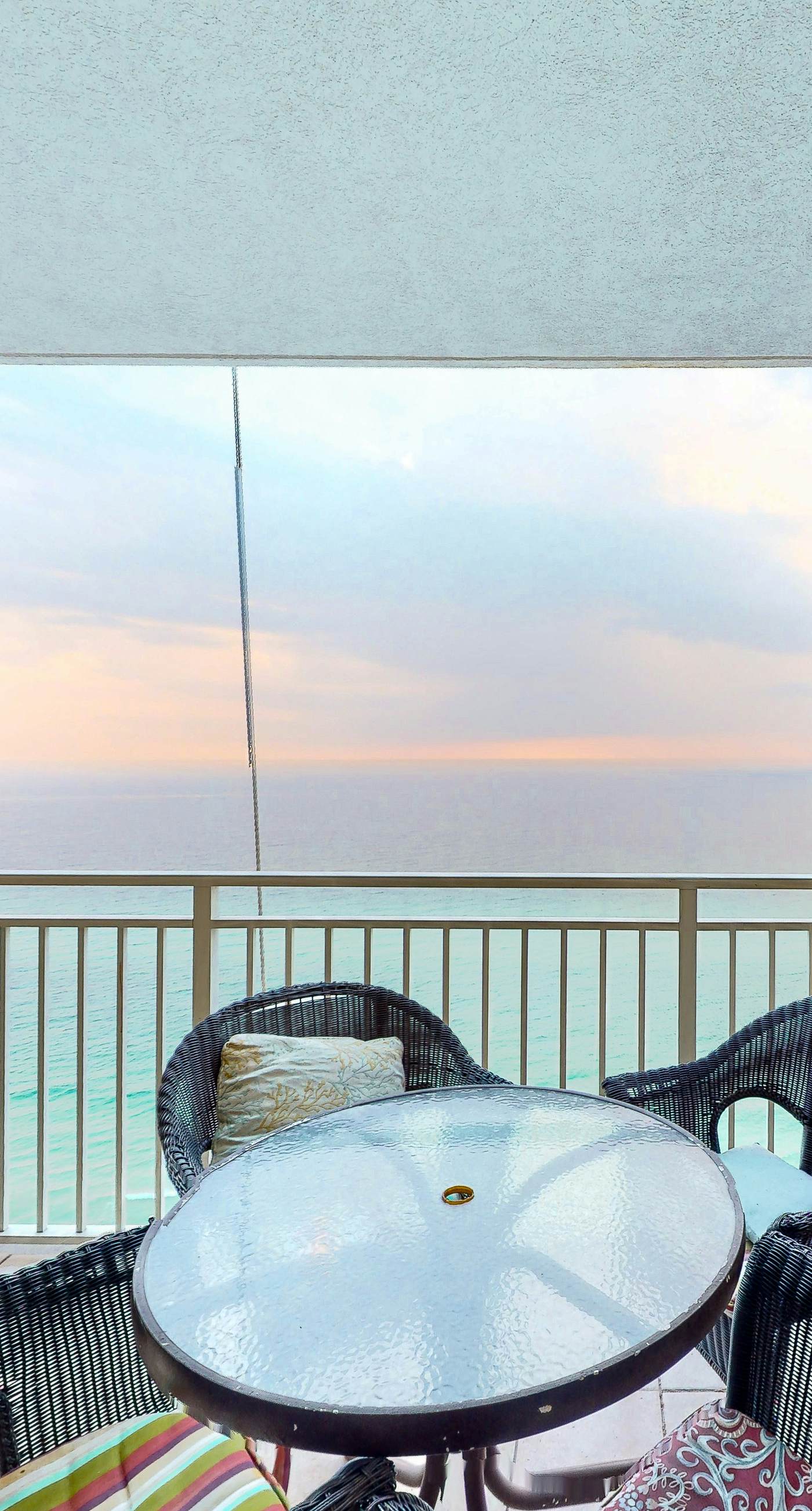 Beachfront resort condo with gulf views, pools,splash pad, hot tub, & gym