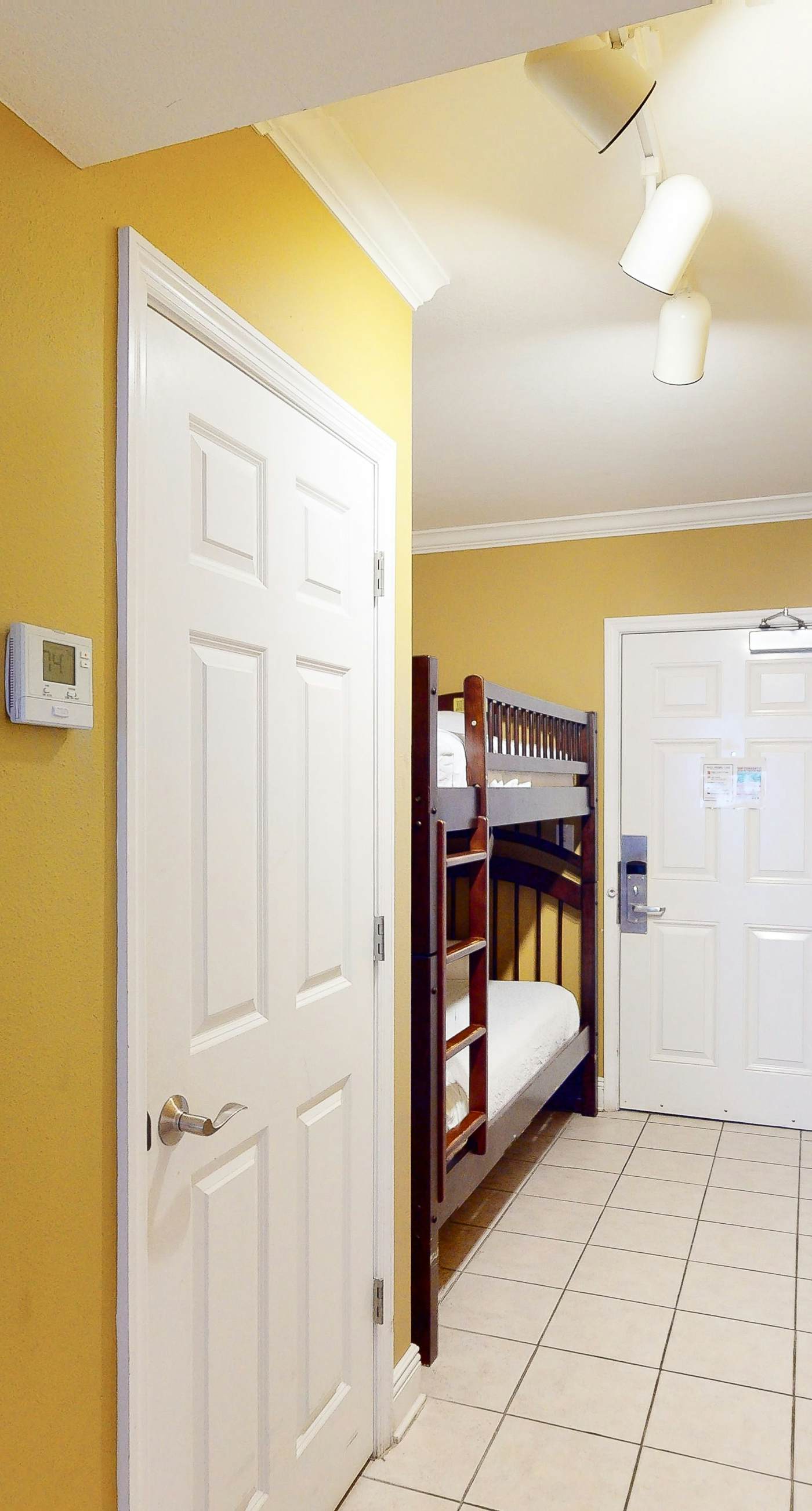 Beachfront resort condo with gulf views, pools,splash pad, hot tub, & gym