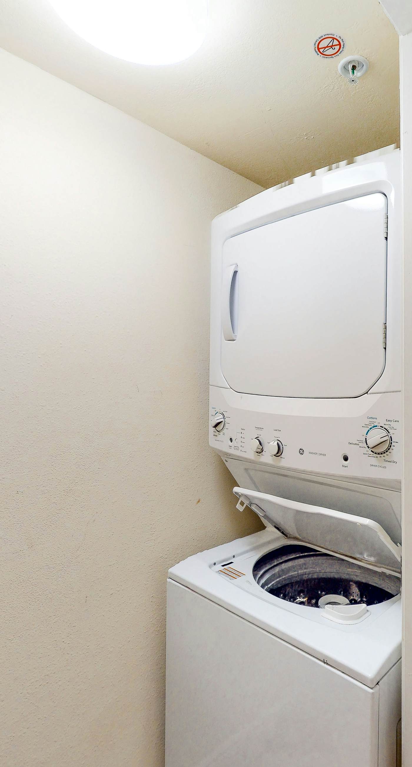 Beachfront resort condo with gulf views, pools,splash pad, hot tub, & gym