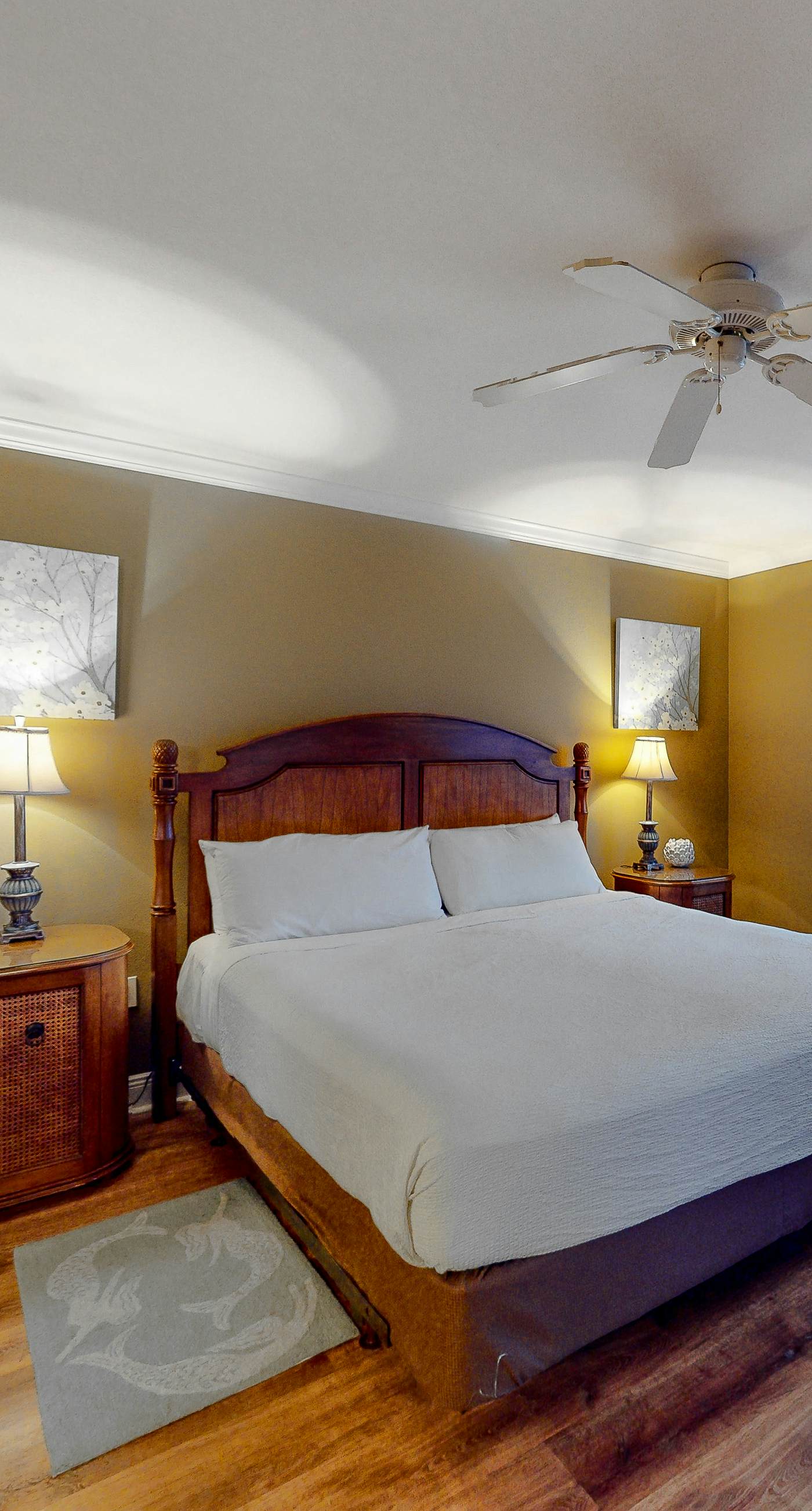 Beachfront resort condo with gulf views, pools,splash pad, hot tub, & gym