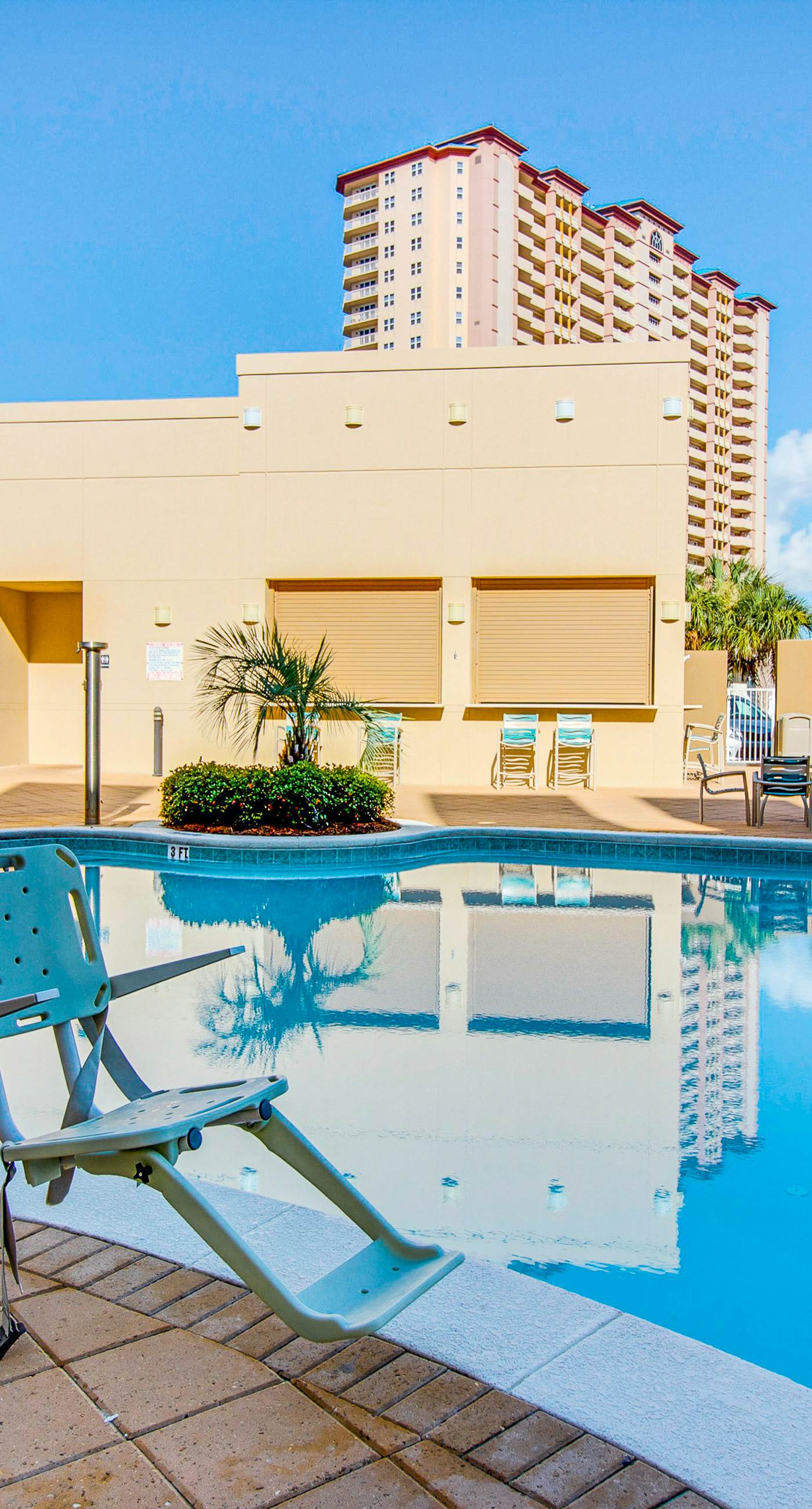 Beachfront resort condo with gulf views, pools,splash pad, hot tub, & gym