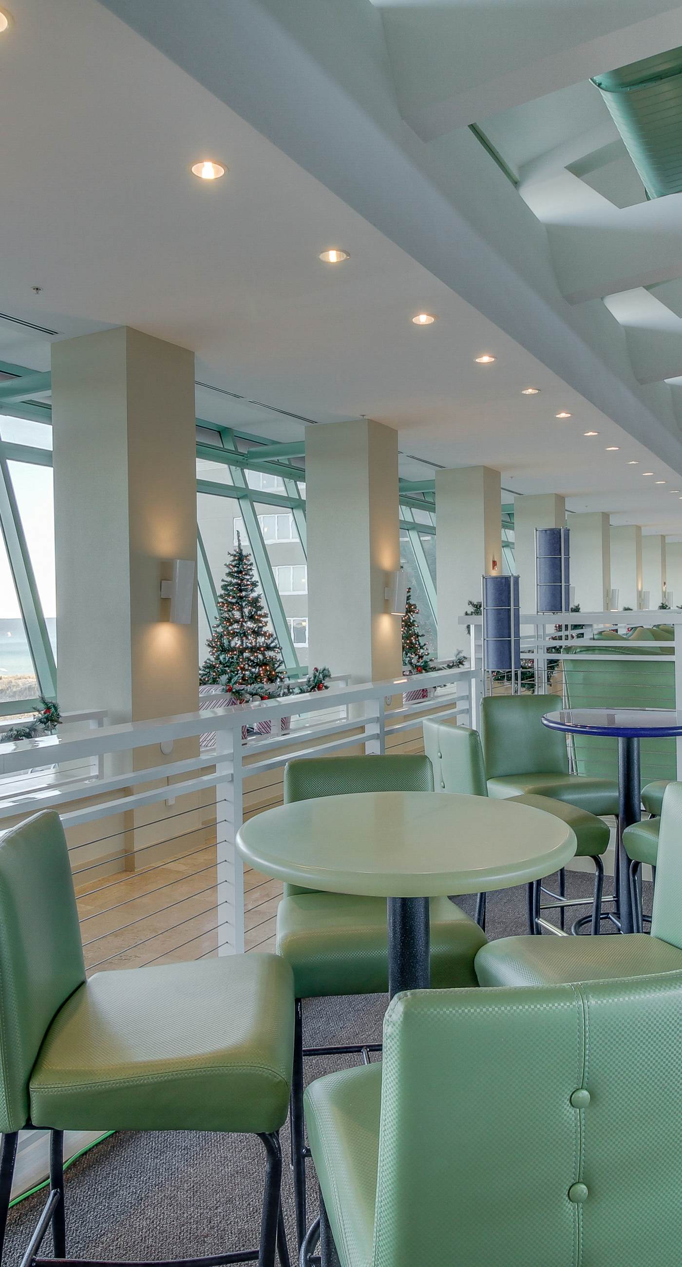 Beachfront resort condo with gulf views, pools,splash pad, hot tub, & gym