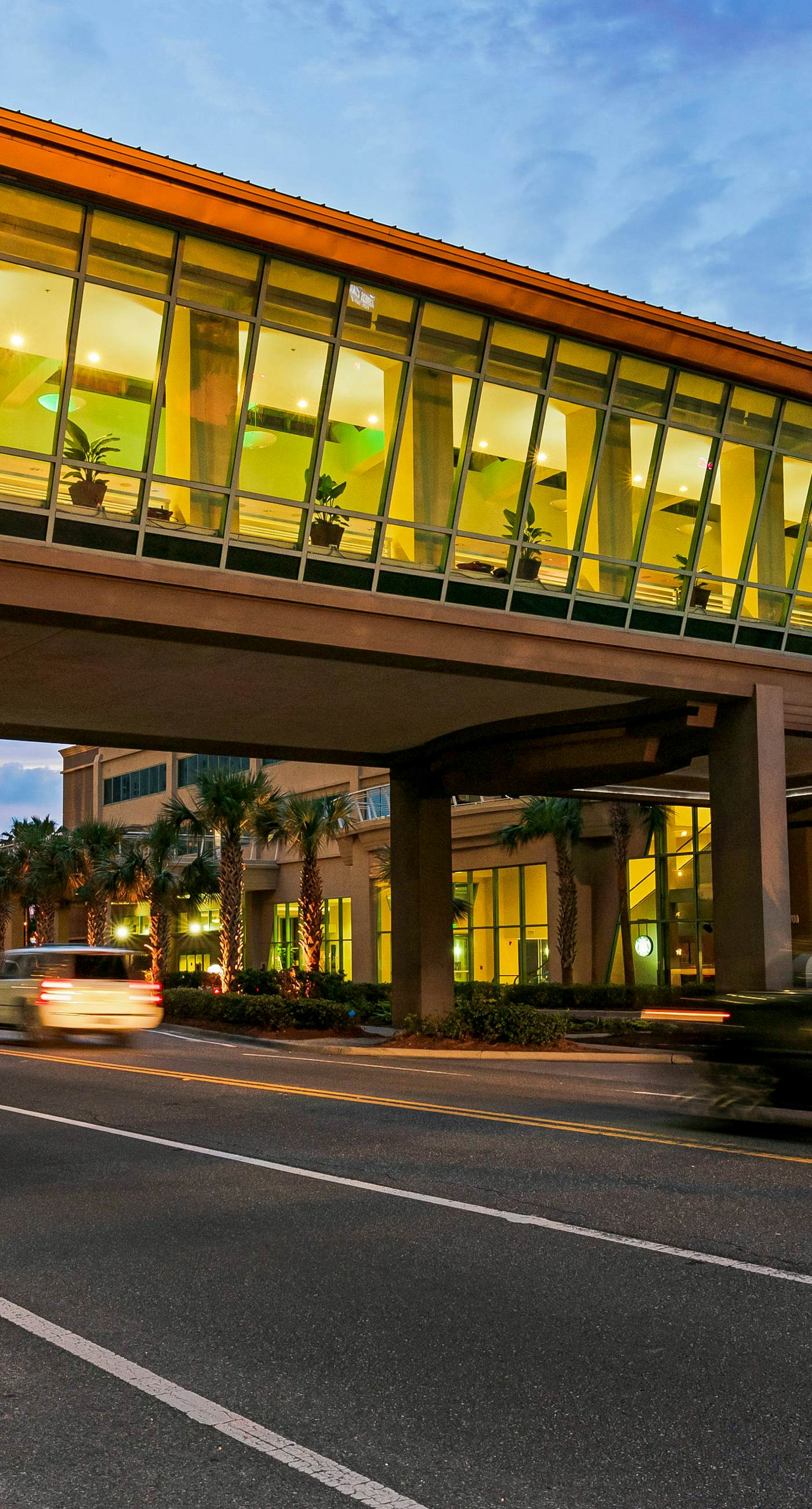 Beachfront resort condo with gulf views, pools,splash pad, hot tub, & gym