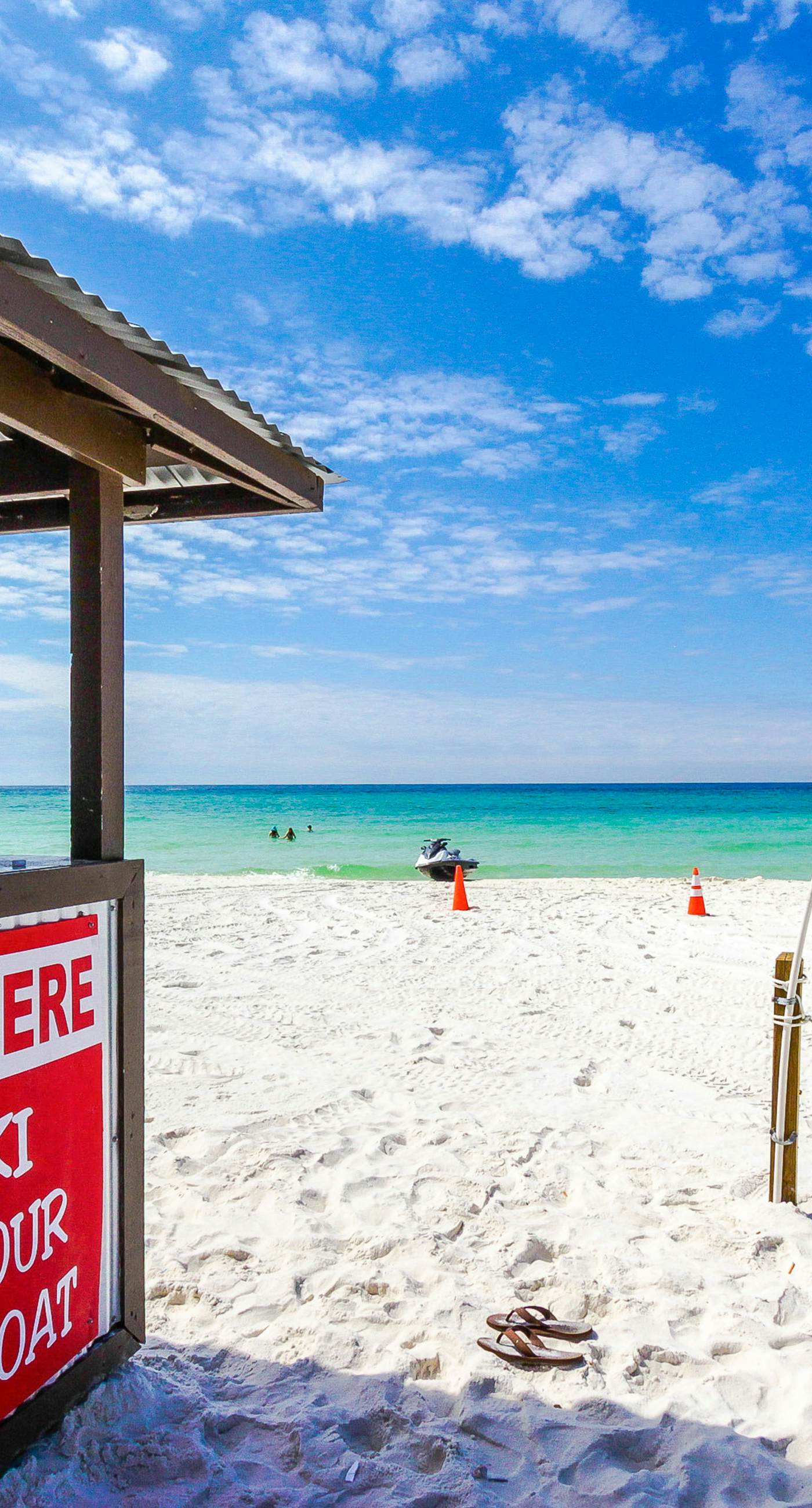 Beachfront resort condo with gulf views, pools,splash pad, hot tub, & gym