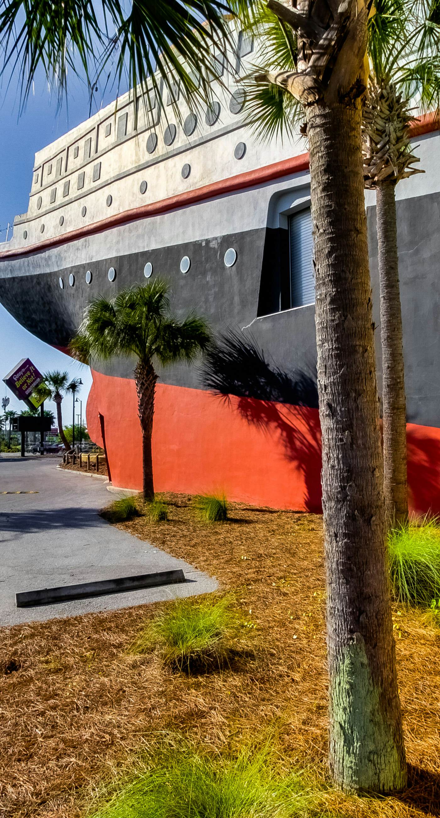 Beachfront resort condo with gulf views, pools,splash pad, hot tub, & gym